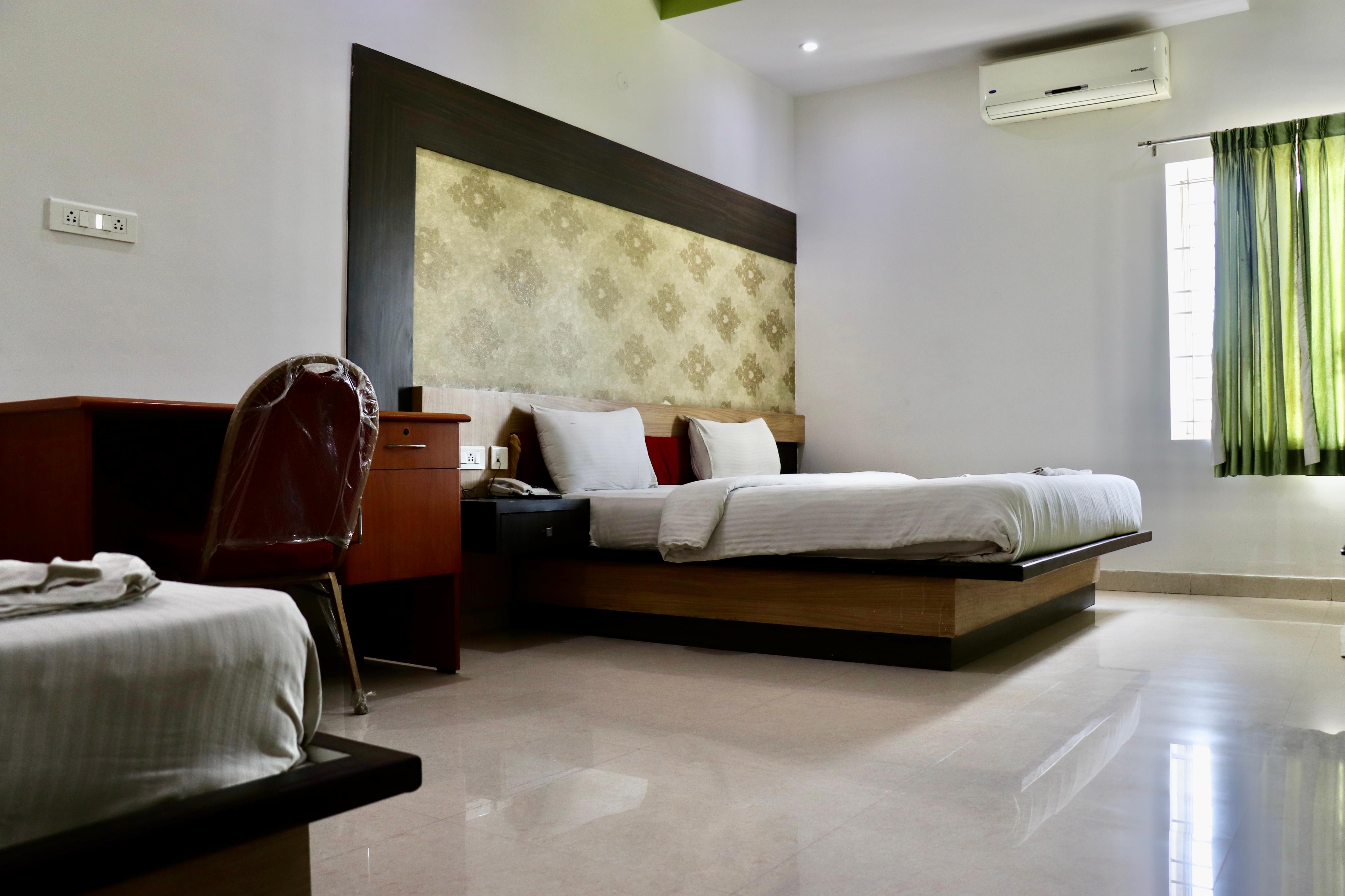 Hotel Sri Vaari Residency Room Type - Suite Room Executive AC