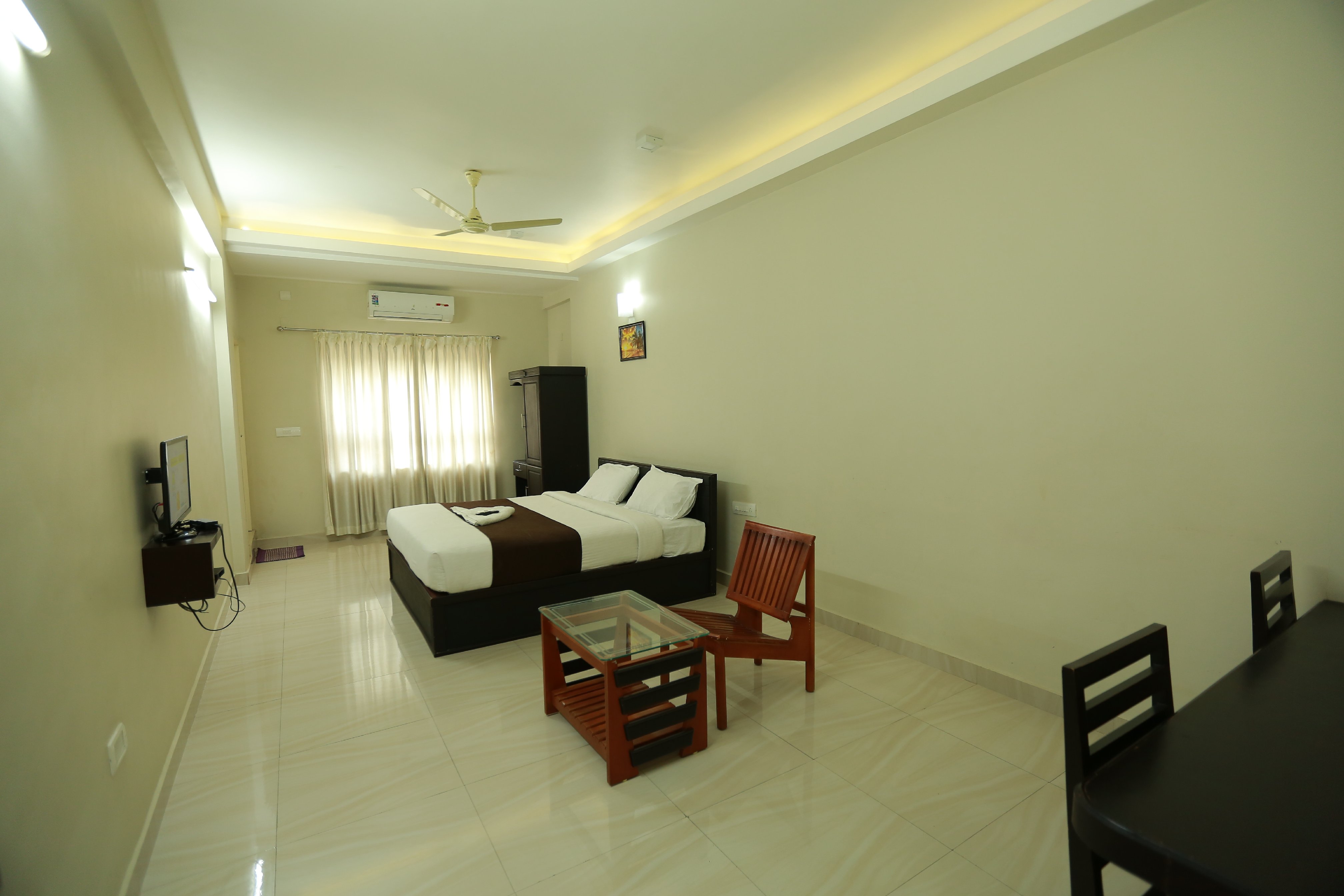 Metro Regency Room Type - Executive Room Ac