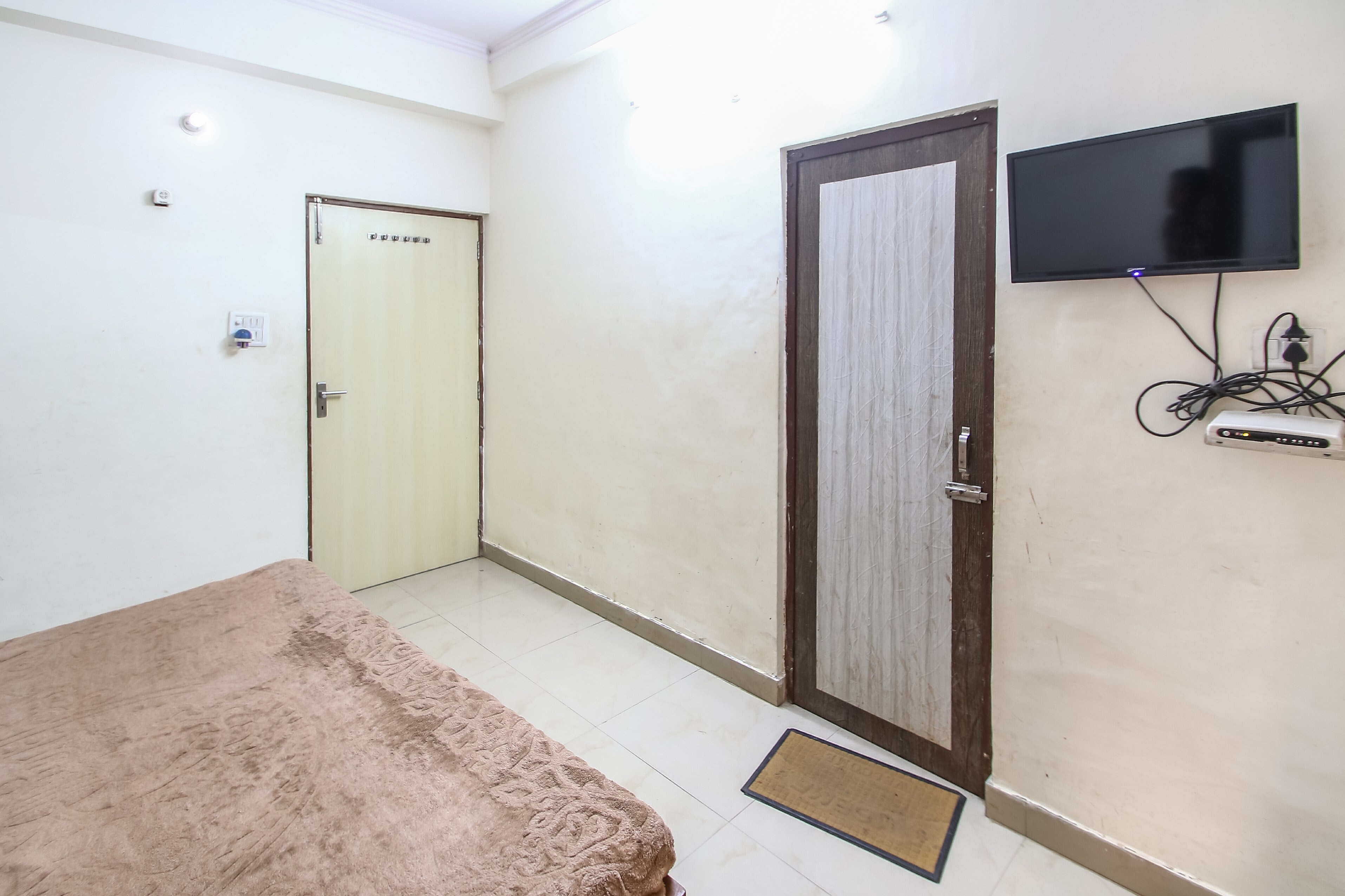 Rajeshwari Atithi Bhawan - Tap to explore photos