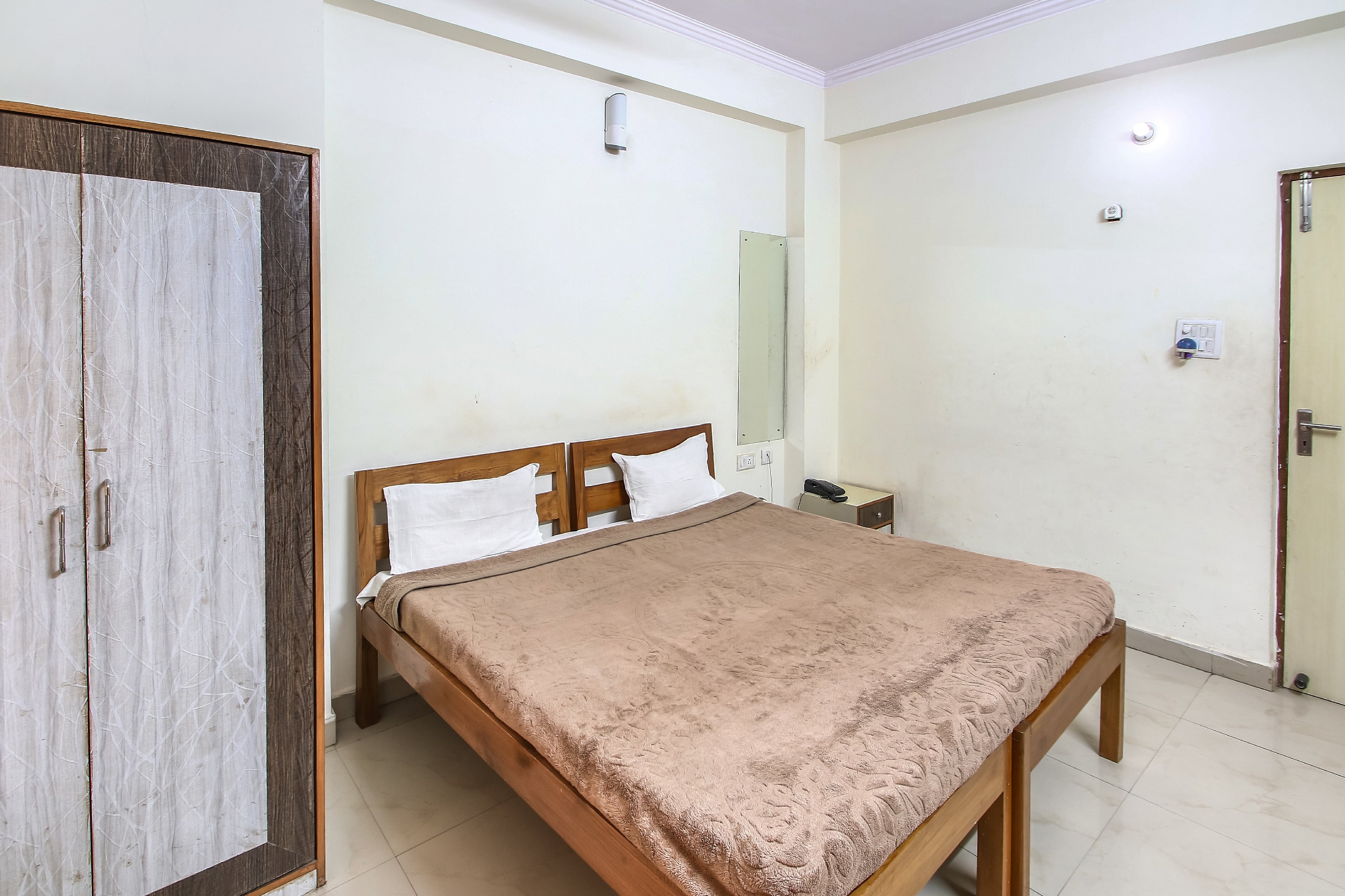 Rajeshwari Atithi Bhawan - Tap to explore photos