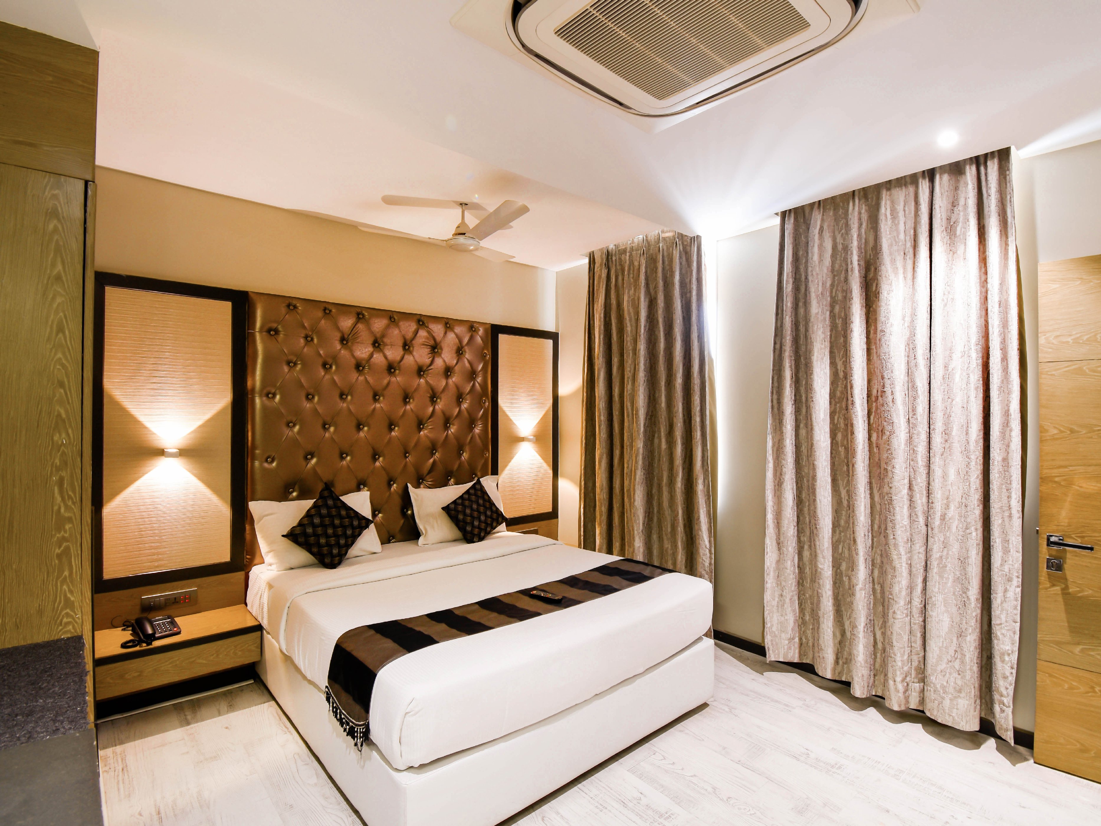 HOTEL IMPERIAL GRAND Room Type - Grand Suite Room with Balcony