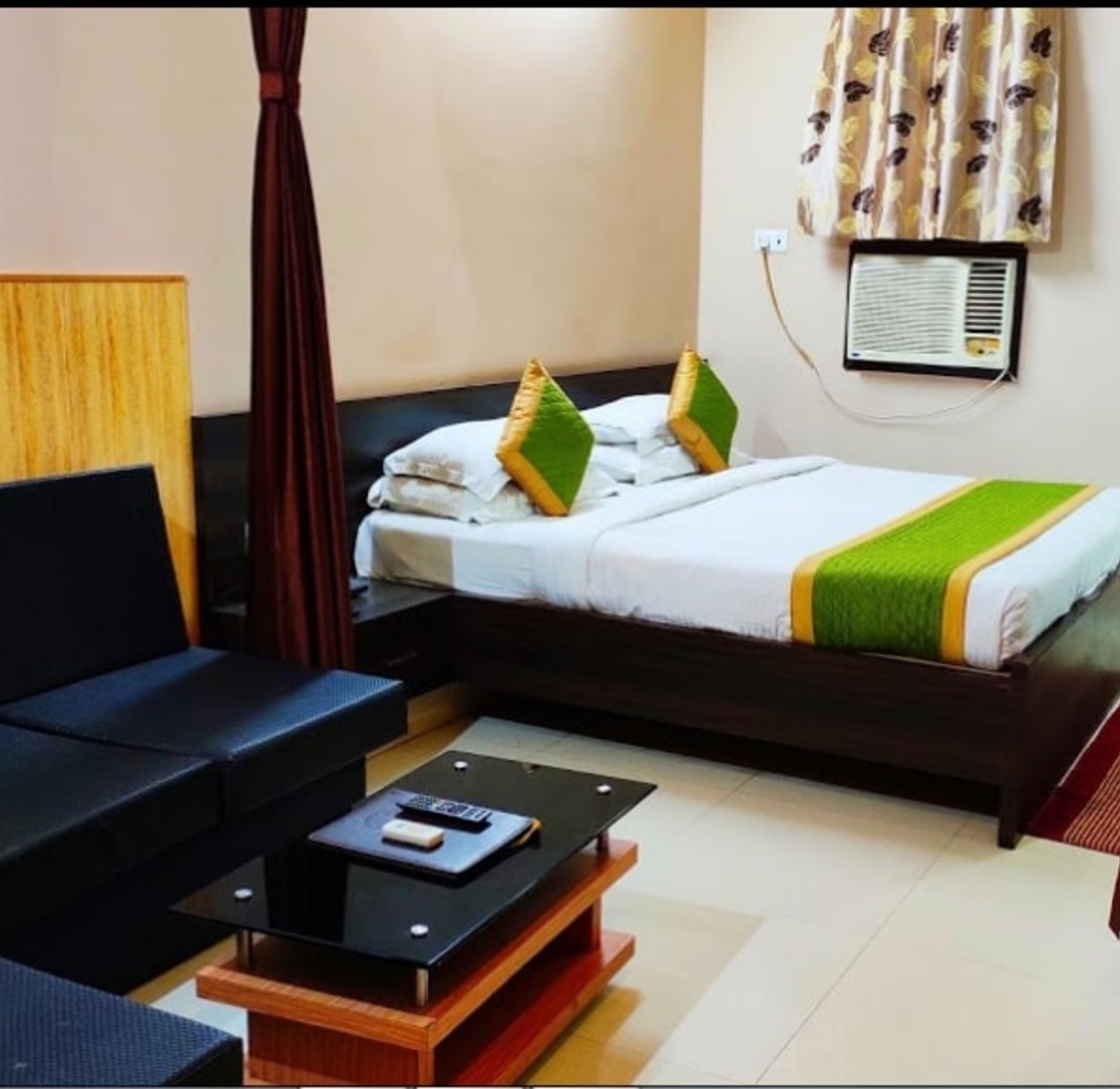 Hotel Kailash Inn - Tap to explore photos