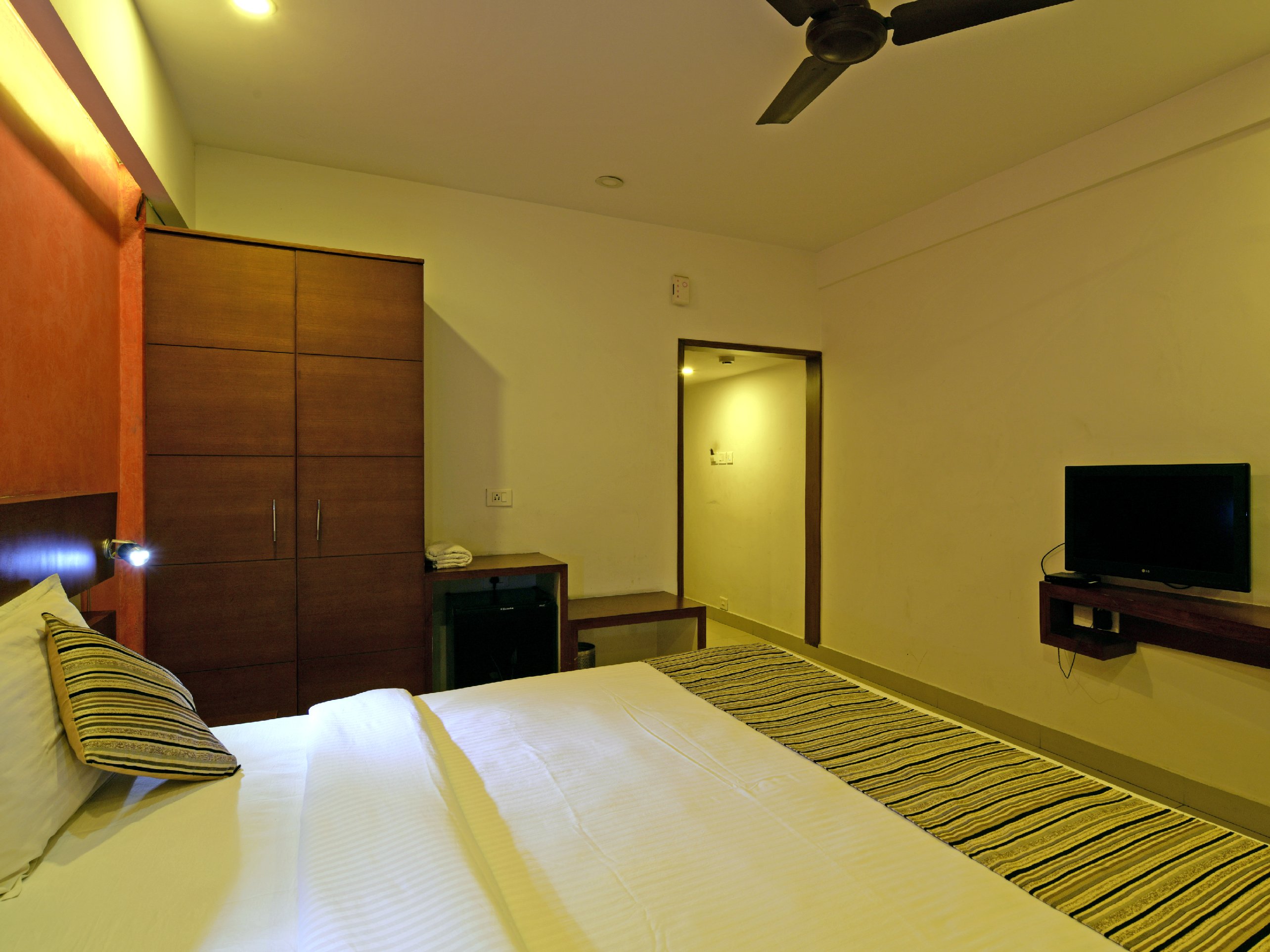 Hotel Periyaar - Tap to explore photos