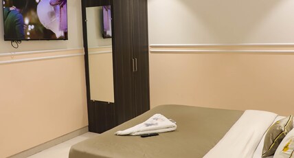 Hotel Grand Bee Room Type - Deluxe Room