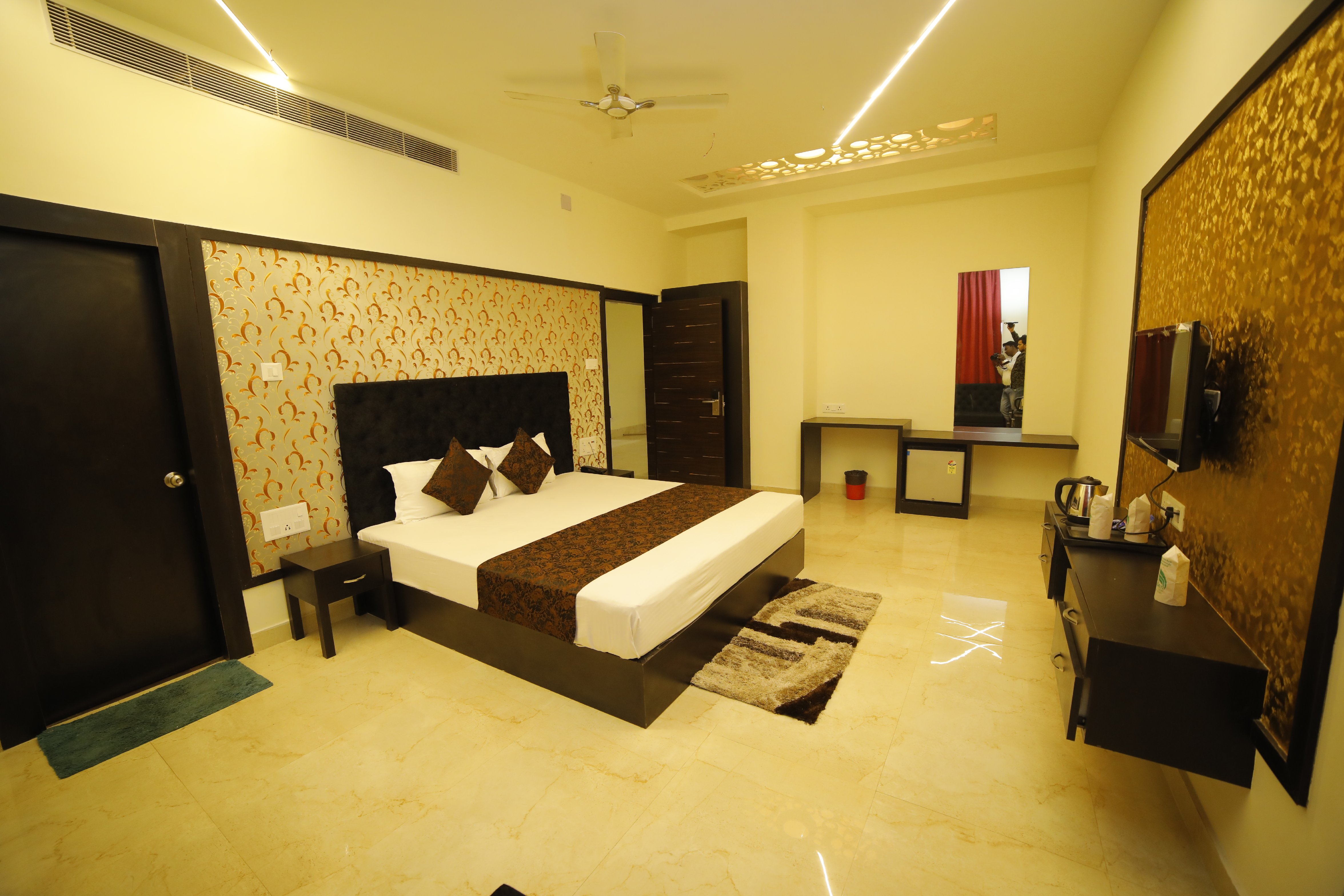 Hotel Garden View Residency Room Type - Luxury