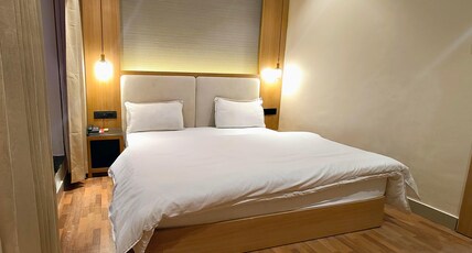Hotel Kunwar Residency Room Type - Standard (Laxman Jhula and Ganga View)