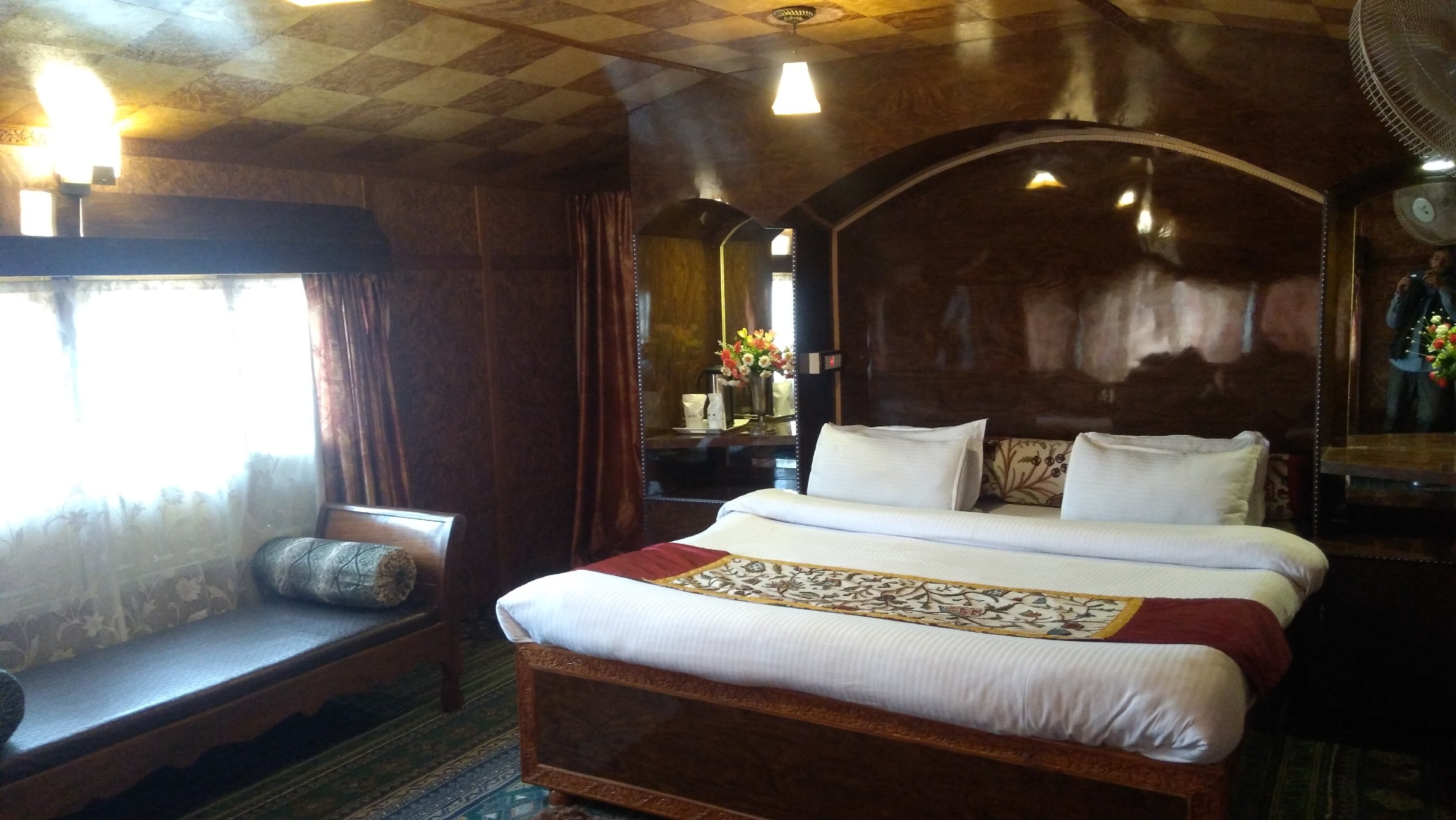Houseboat Gold Mohar - Tap to explore photos