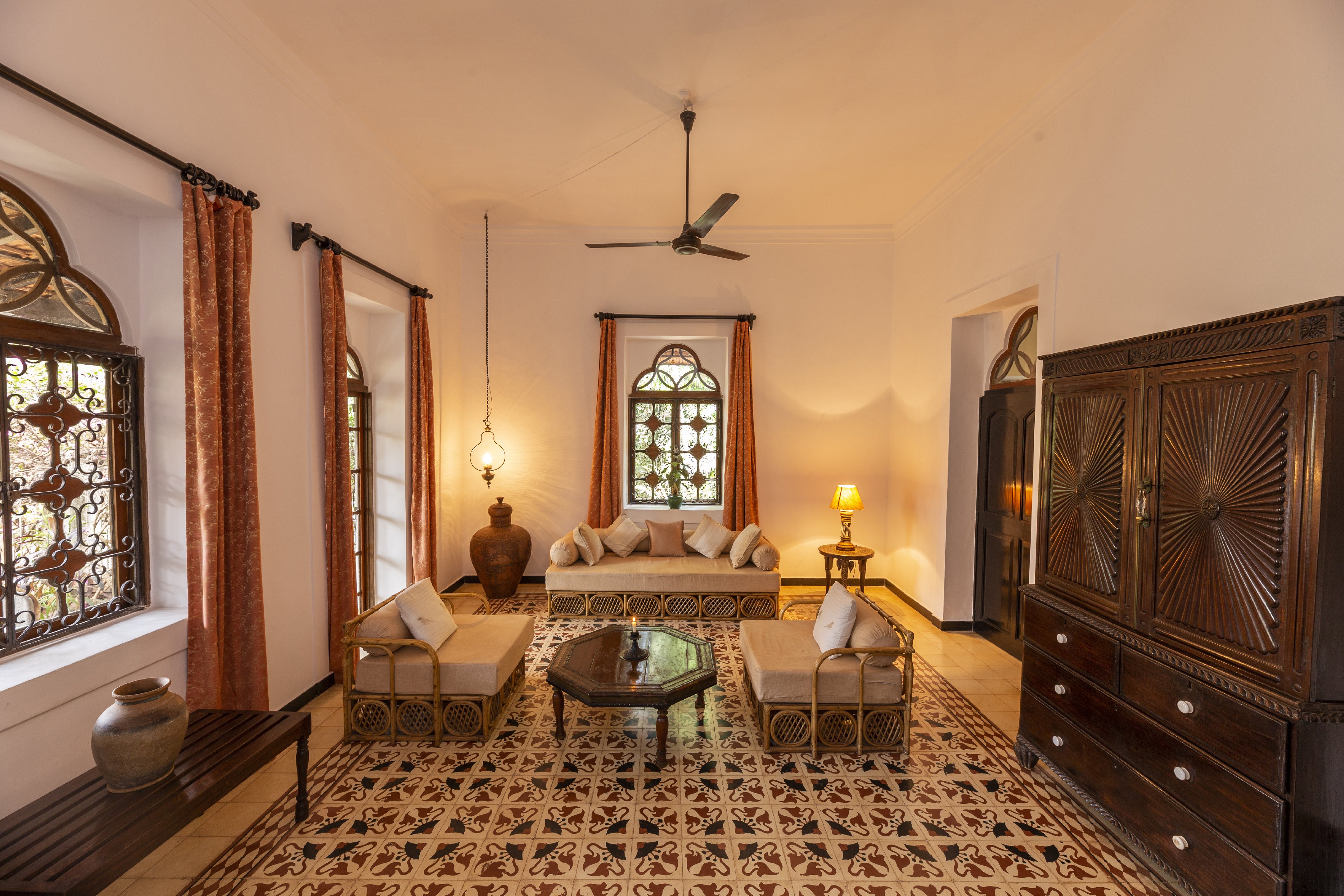 Marbella Guest House - Tap to explore photos