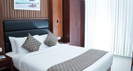 QUEENS HOTEL Room Type - Standard Room
