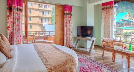Snow Flakes Resort And Spa Centrally Heated Luxury Resort Room Type - Honeymoon Suite Mountain View with Jacuzzi and private balcony - Centrally Heated