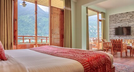 Snow Flakes Resort And Spa Centrally Heated Luxury Resort Room Type - Family Suite Mountain View with 2 King Size Beds and private balcony- Centrally Heated