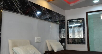 RAVITEJA HOTEL Room Type - SUITE ROOM