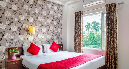 Almas Residency Room Type - DELUXE ROOM.