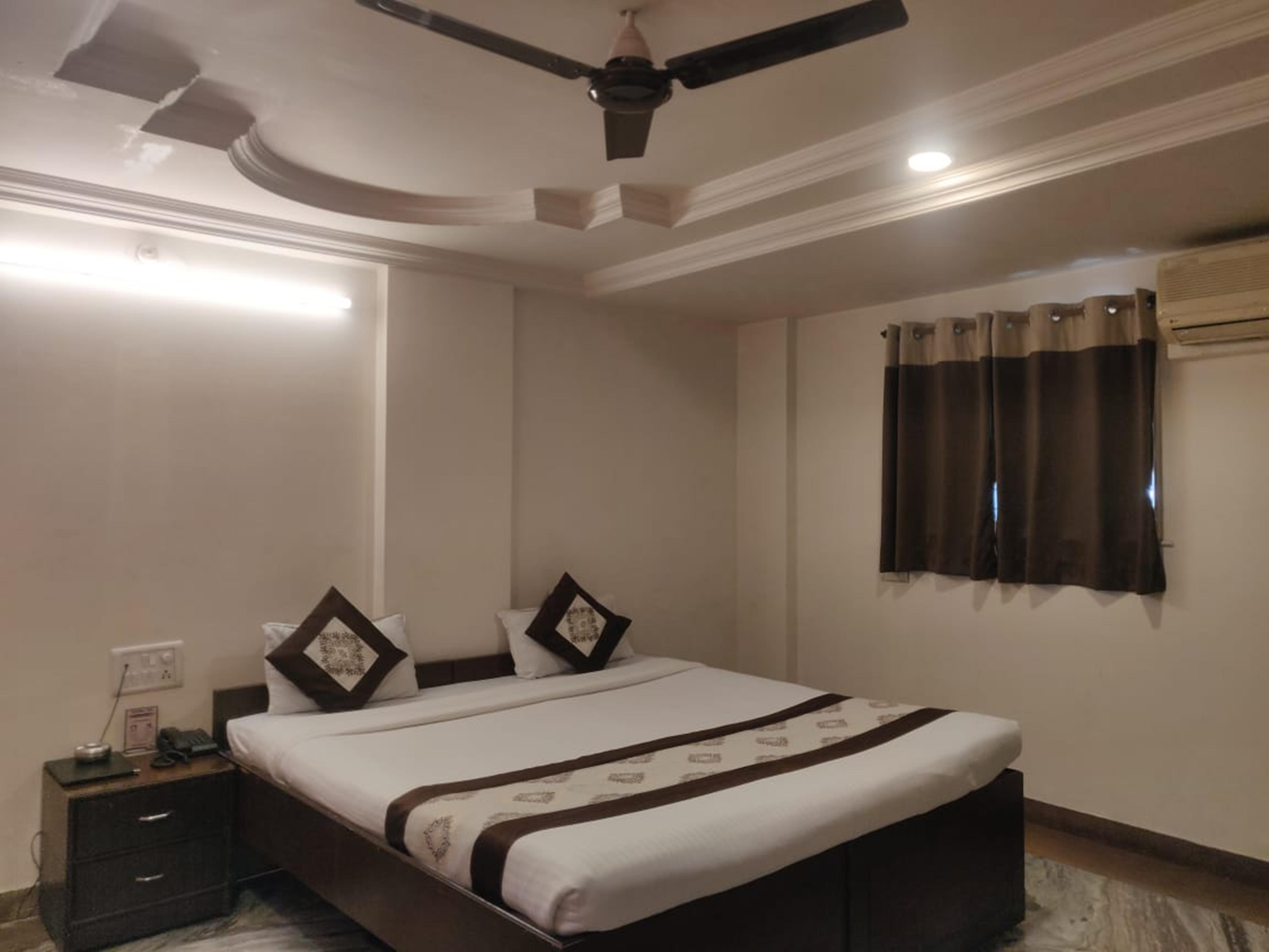 HOTEL ALPINE Room Type - Deluxe Non AC Room @ Hotel Alpine Inn (200 meters from reception)