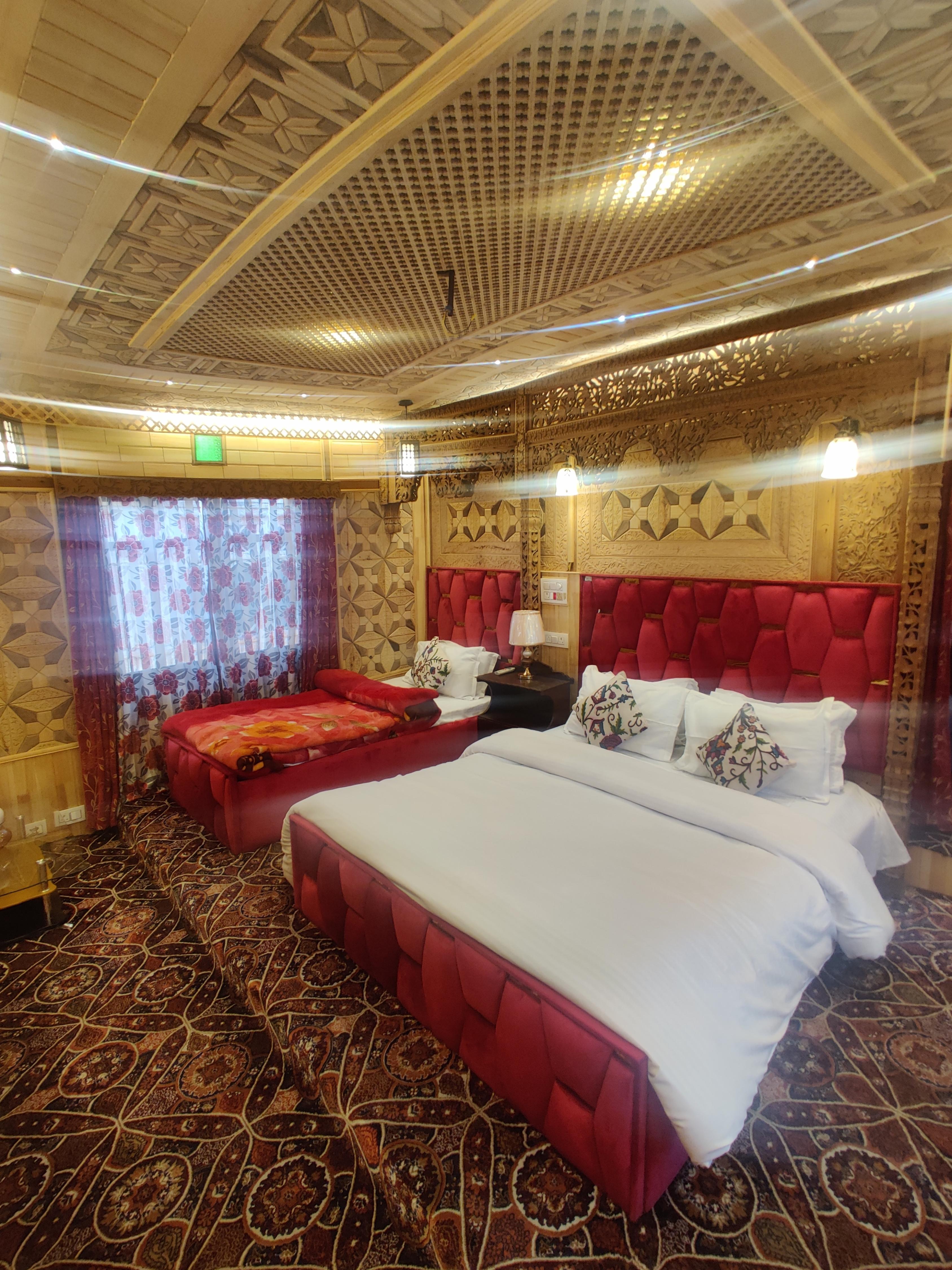 Royal Houseboat Room Type - Deluxe Room