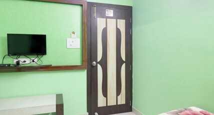 Hotel Golden Inn Room Type - Double Deluxe ( Non Ac)