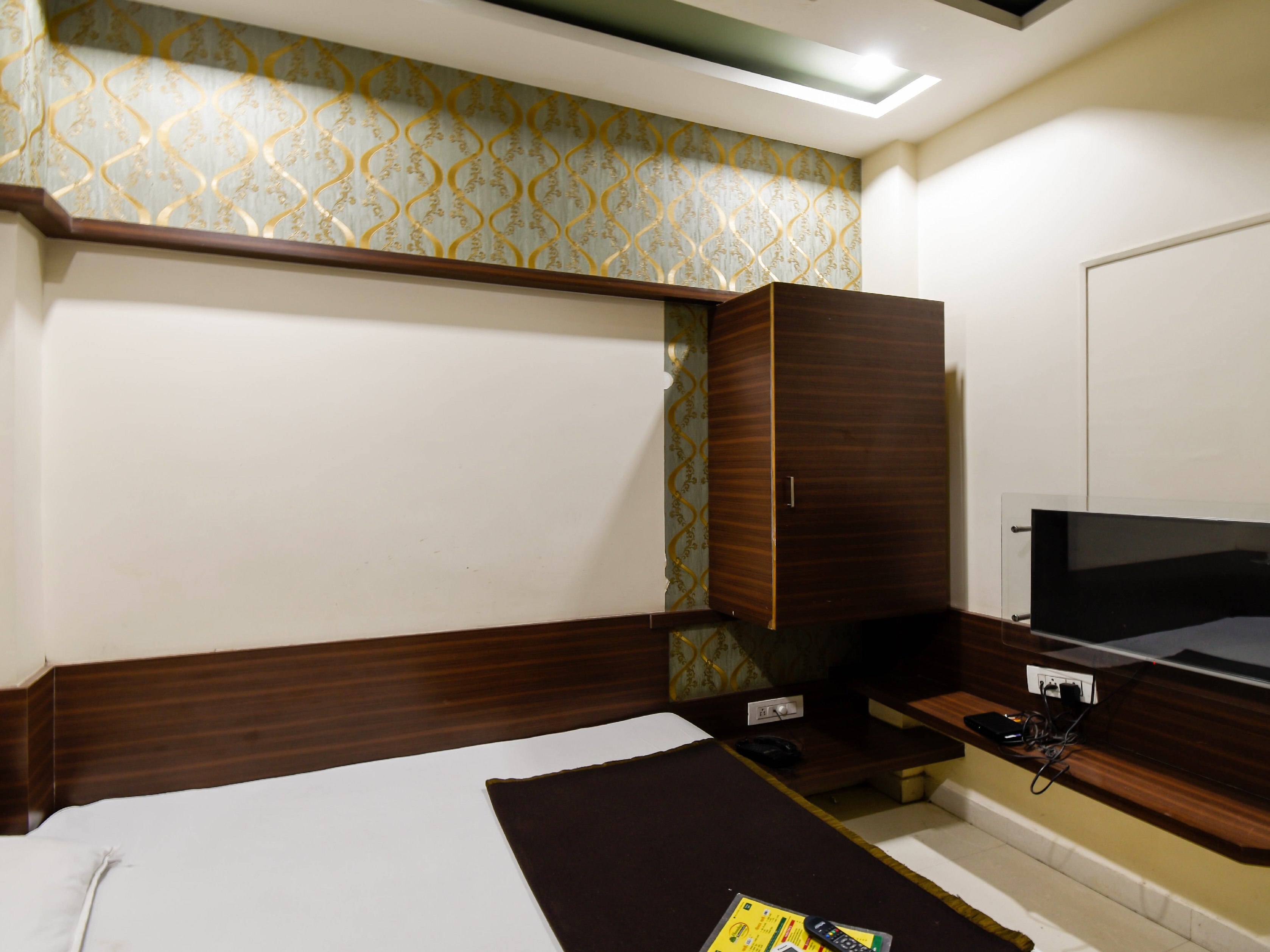 Hotel Amrit Palace  - Tap to explore photos