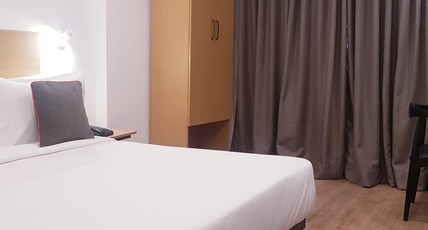 Hotel Samrat Room Type - Executive AC Room