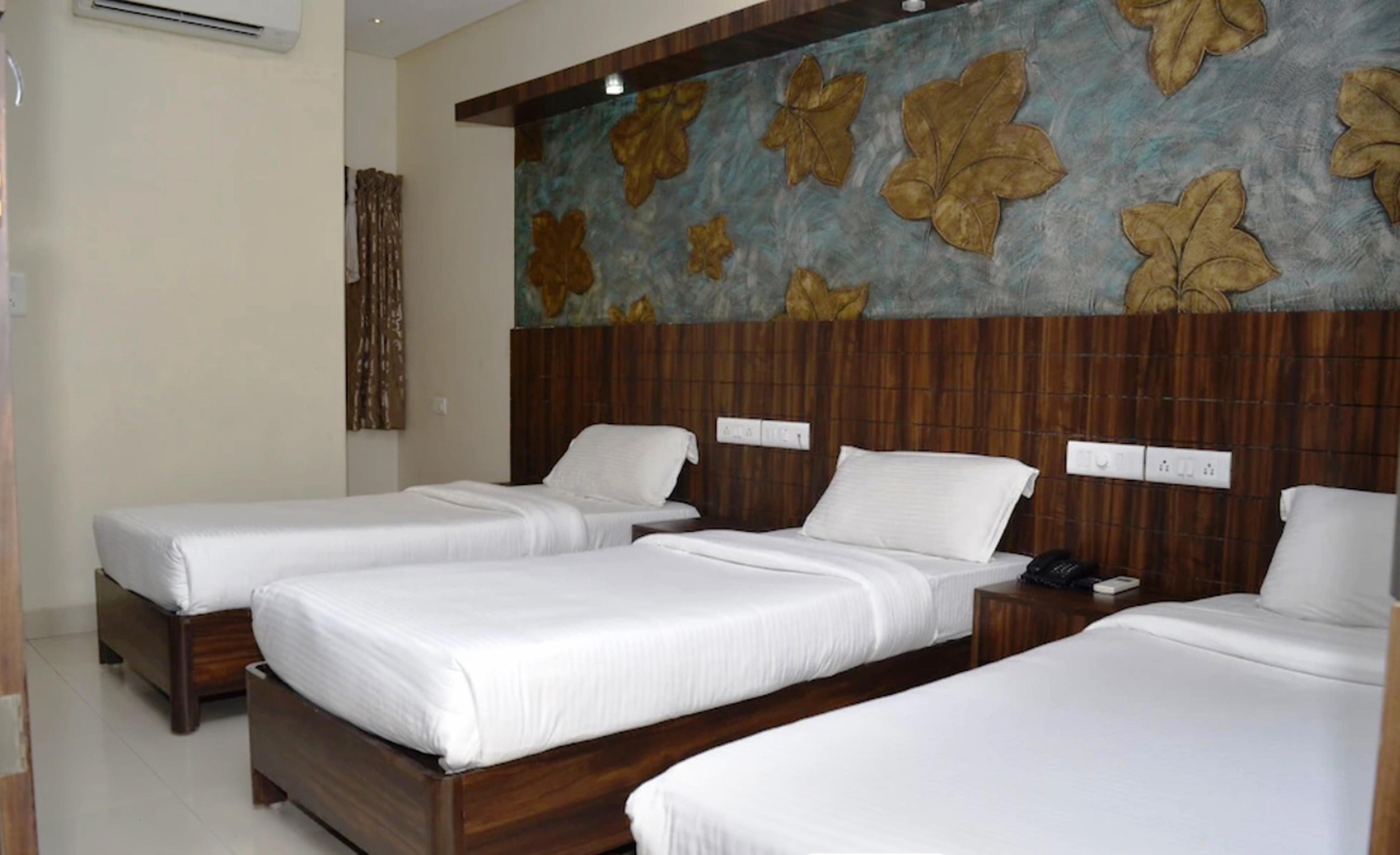 Hotel Shambhuji - Tap to explore photos