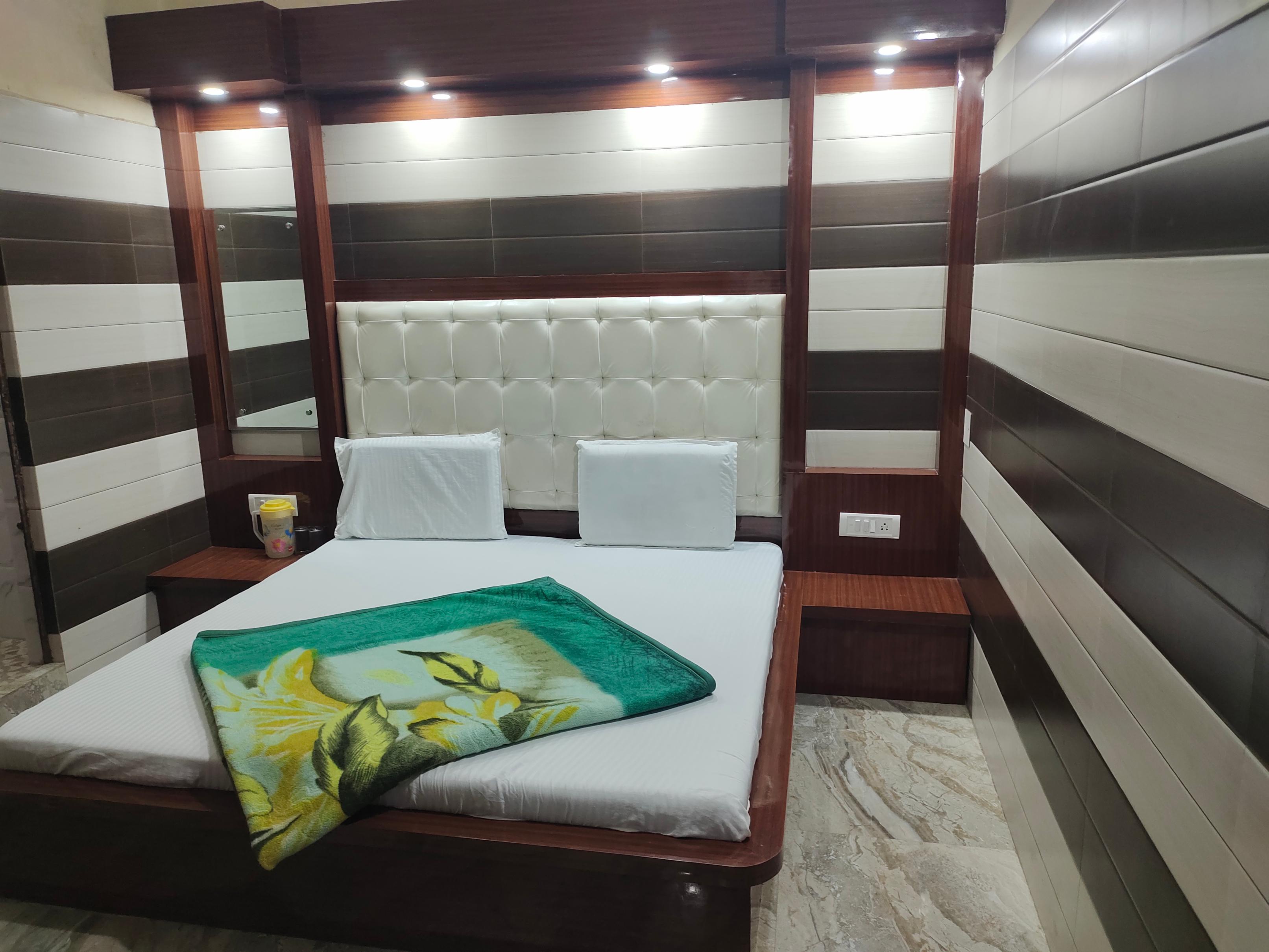 Vidya Guest House @ 2 Mins from Yatra Parchi Counter