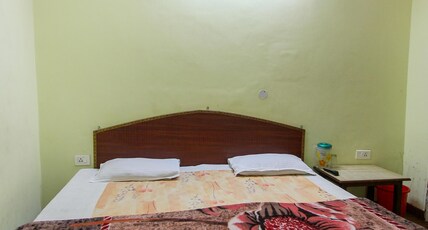Vidya Guest House @ 2 Mins from Yatra Parchi Counter Room Type - Double Bed Room Vidya Guest House @ 2 Mins from Yatra Parchi Counter Room Type - Double Bed Room