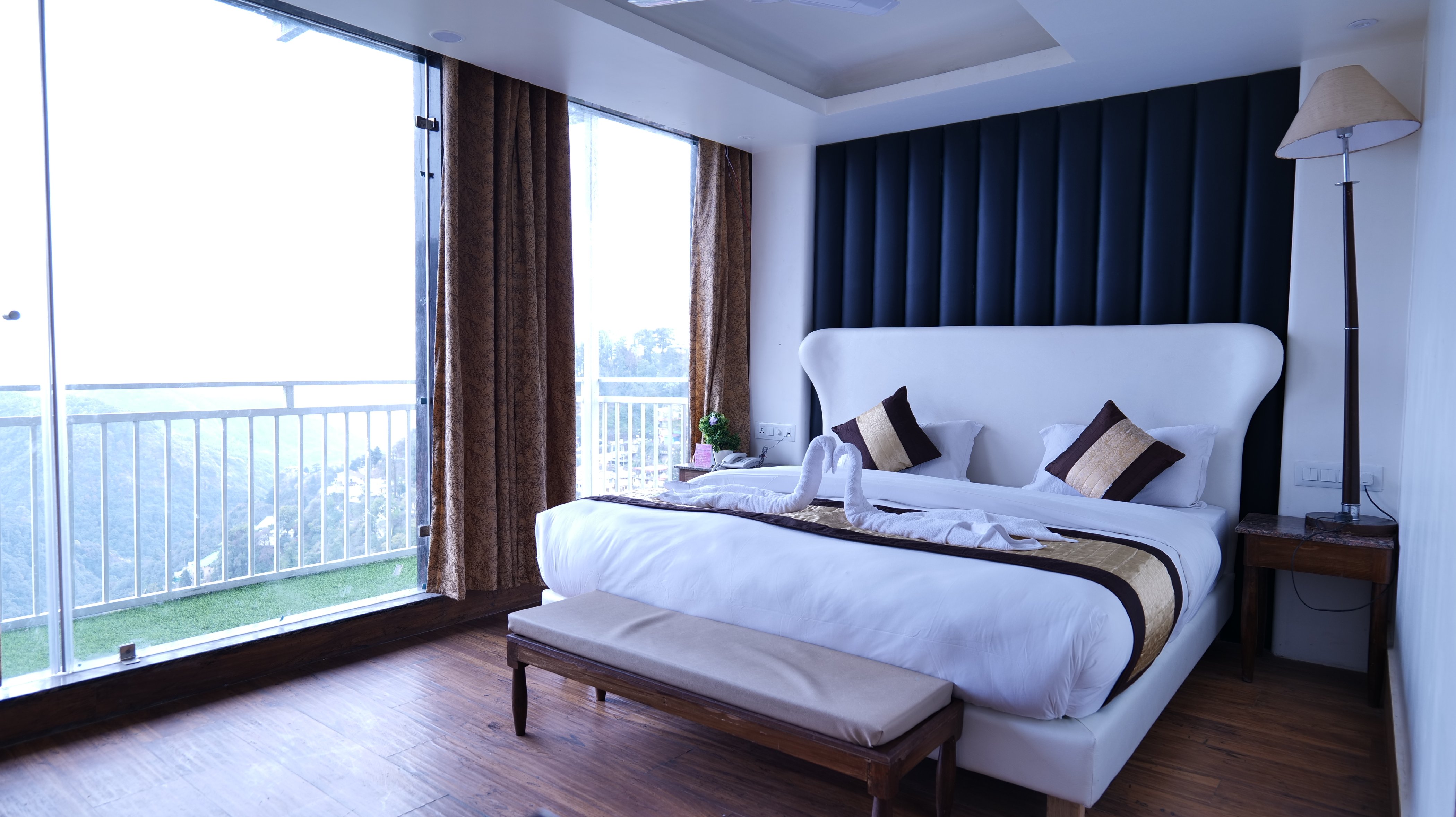 Ashirwad Hotel & Spa Room Type - Executive Room with Balcony