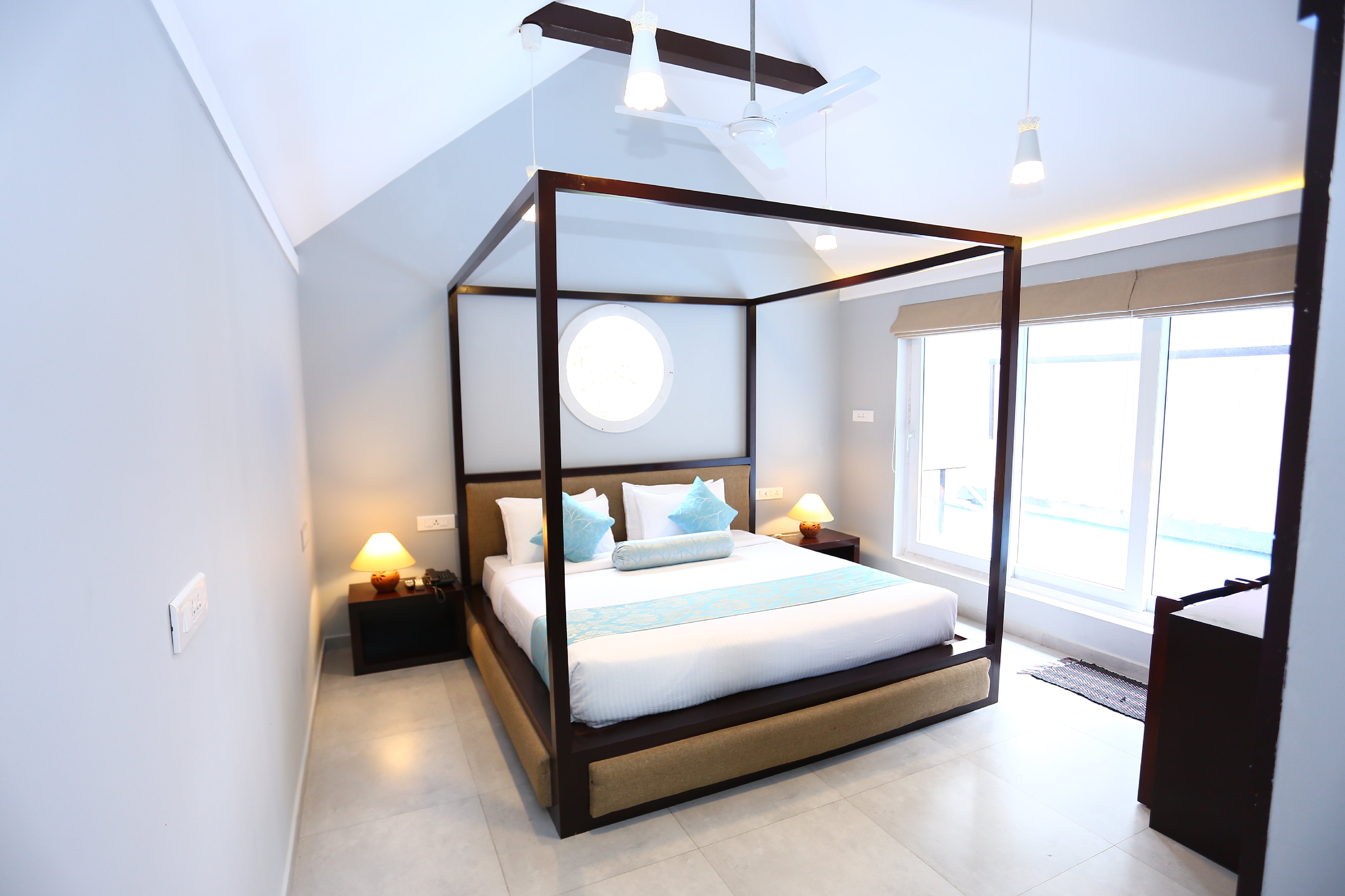 CRAYONS Guest House Room Type - Crimson Penthouse with Balcony