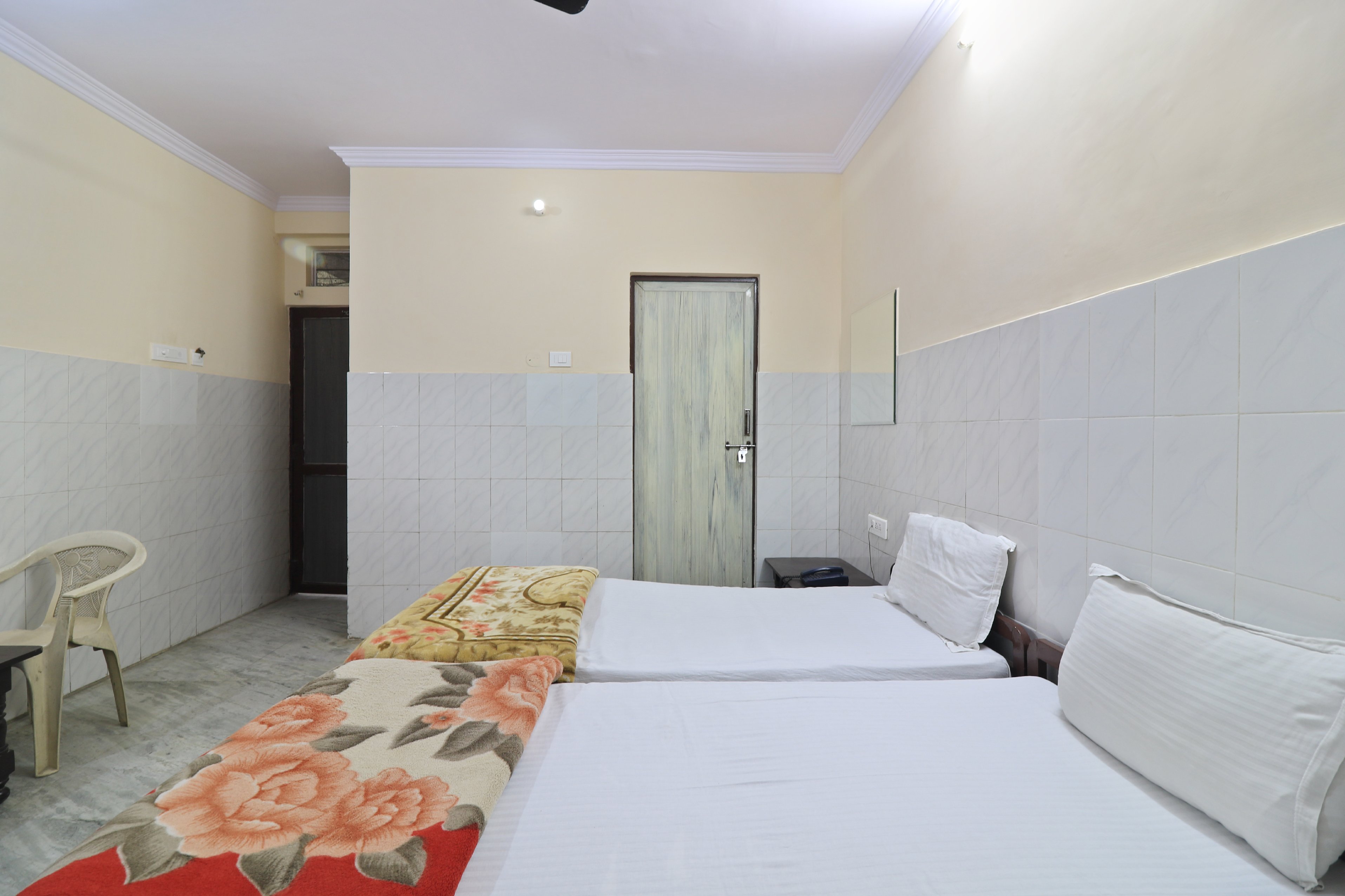 Hotel Gauri - Tap to explore photos