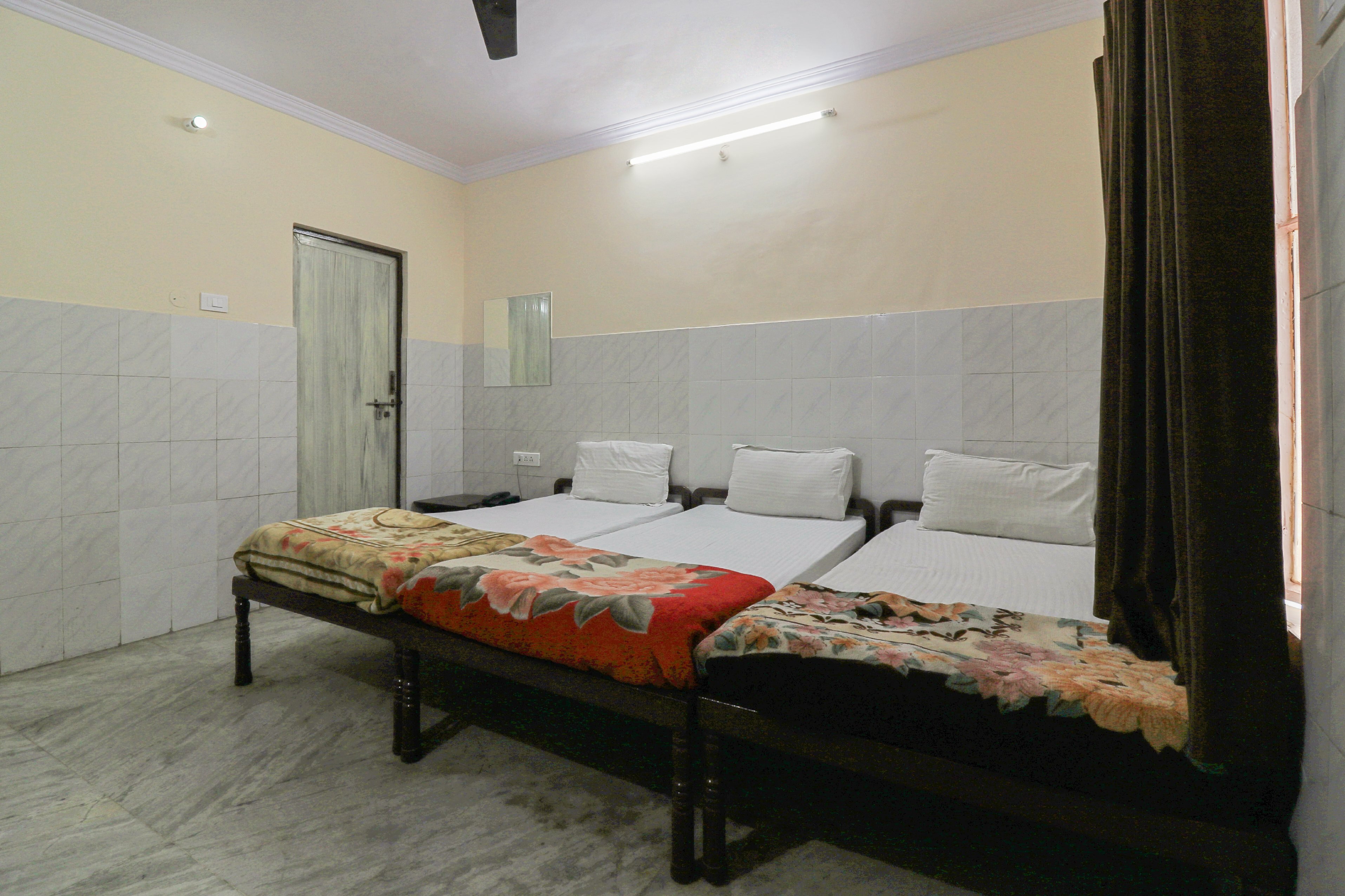 Hotel Gauri - Tap to explore photos