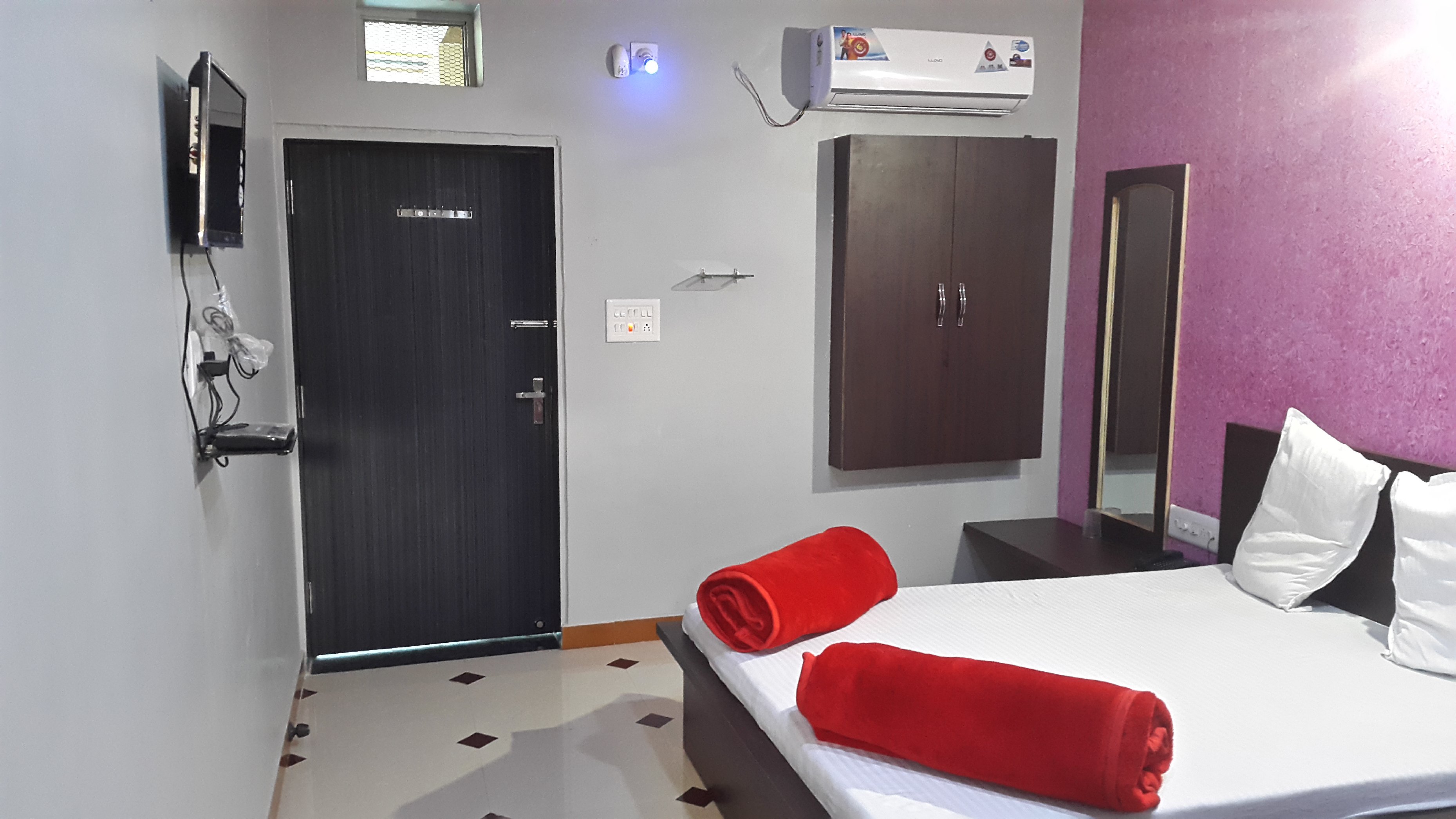 Hotel Milan Room Type - Deluxe Room