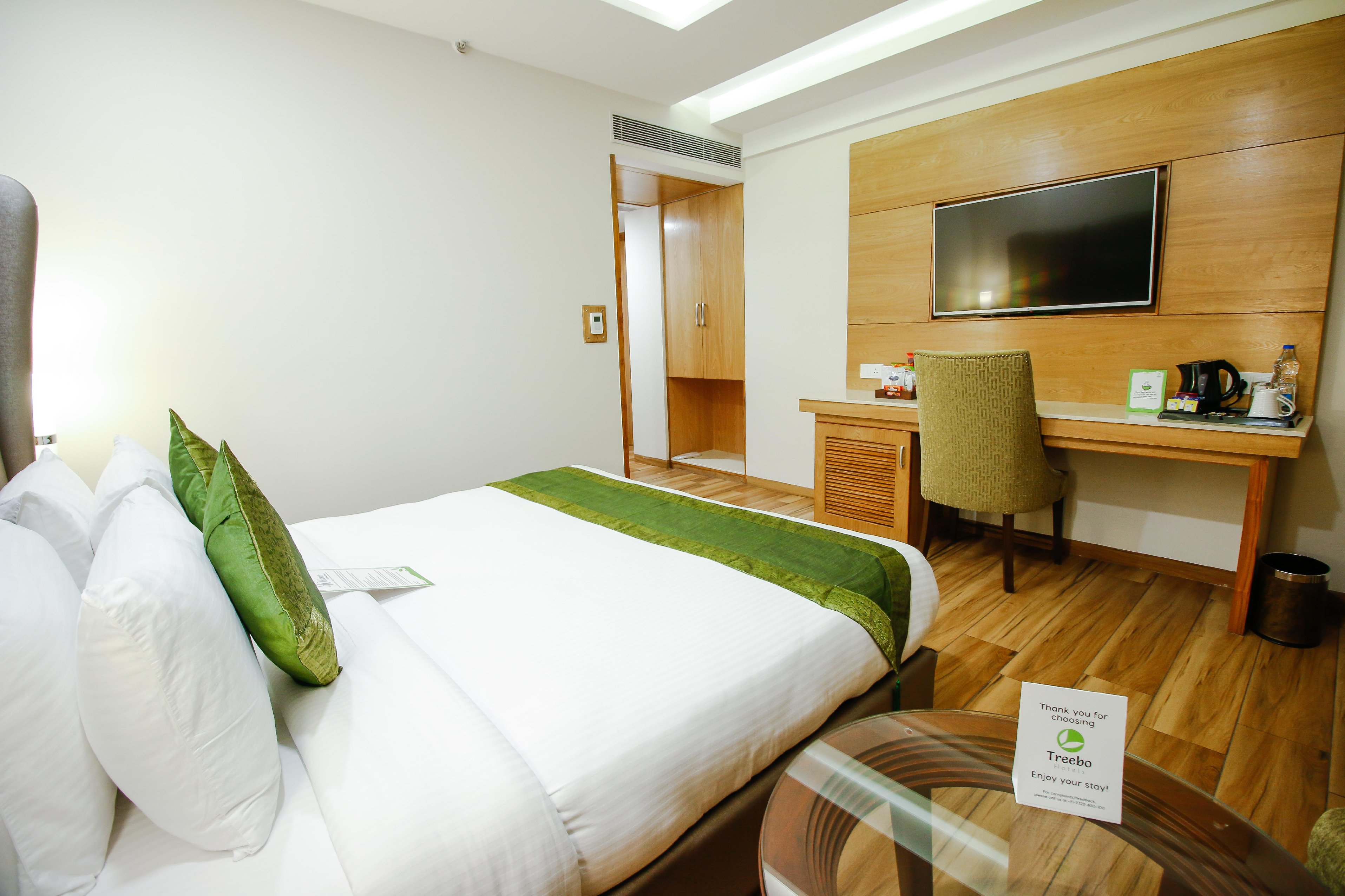 Glades Hotel Mohali - Chandigarh - Tap to explore photos