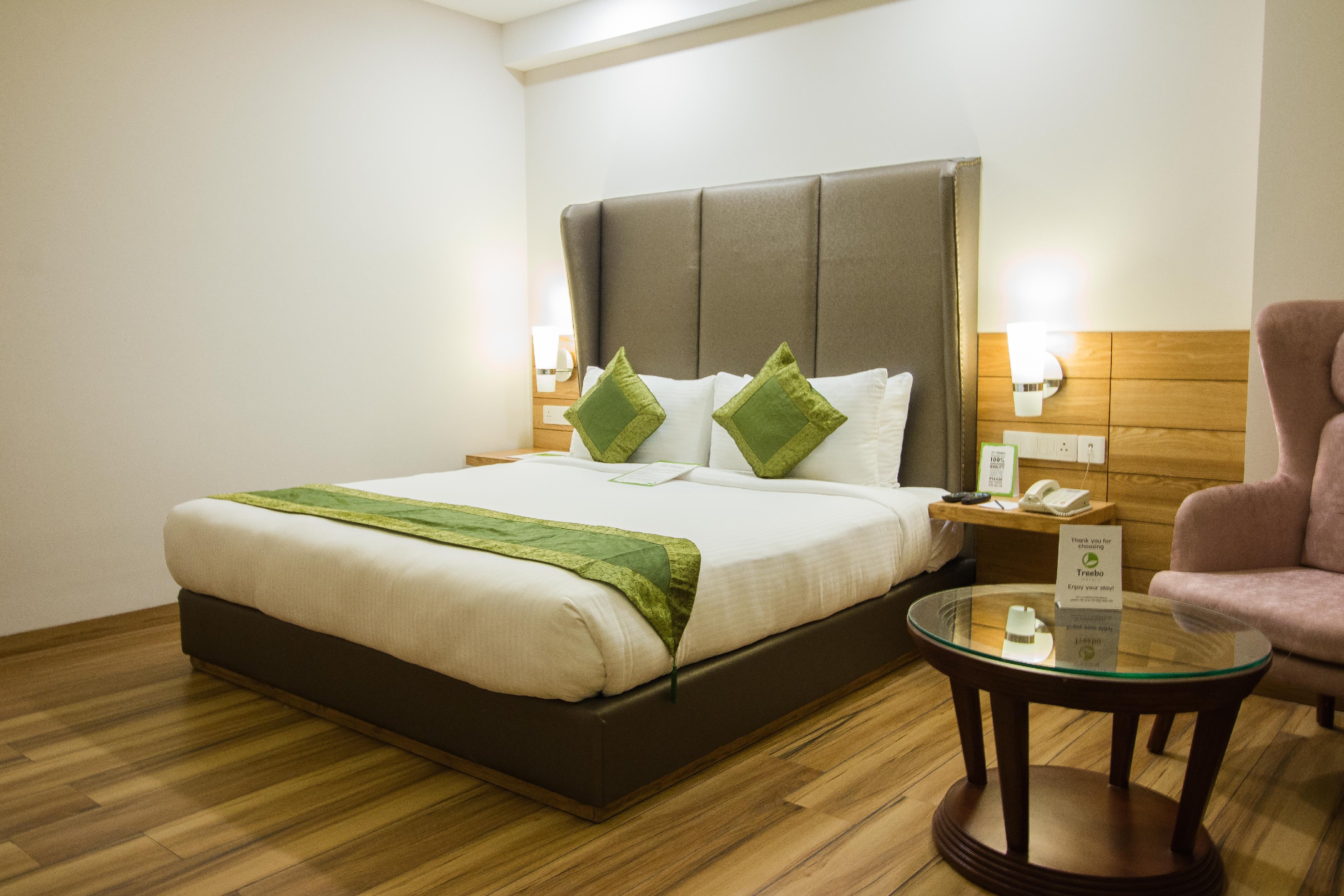 Glades Hotel Mohali - Chandigarh - Tap to explore photos
