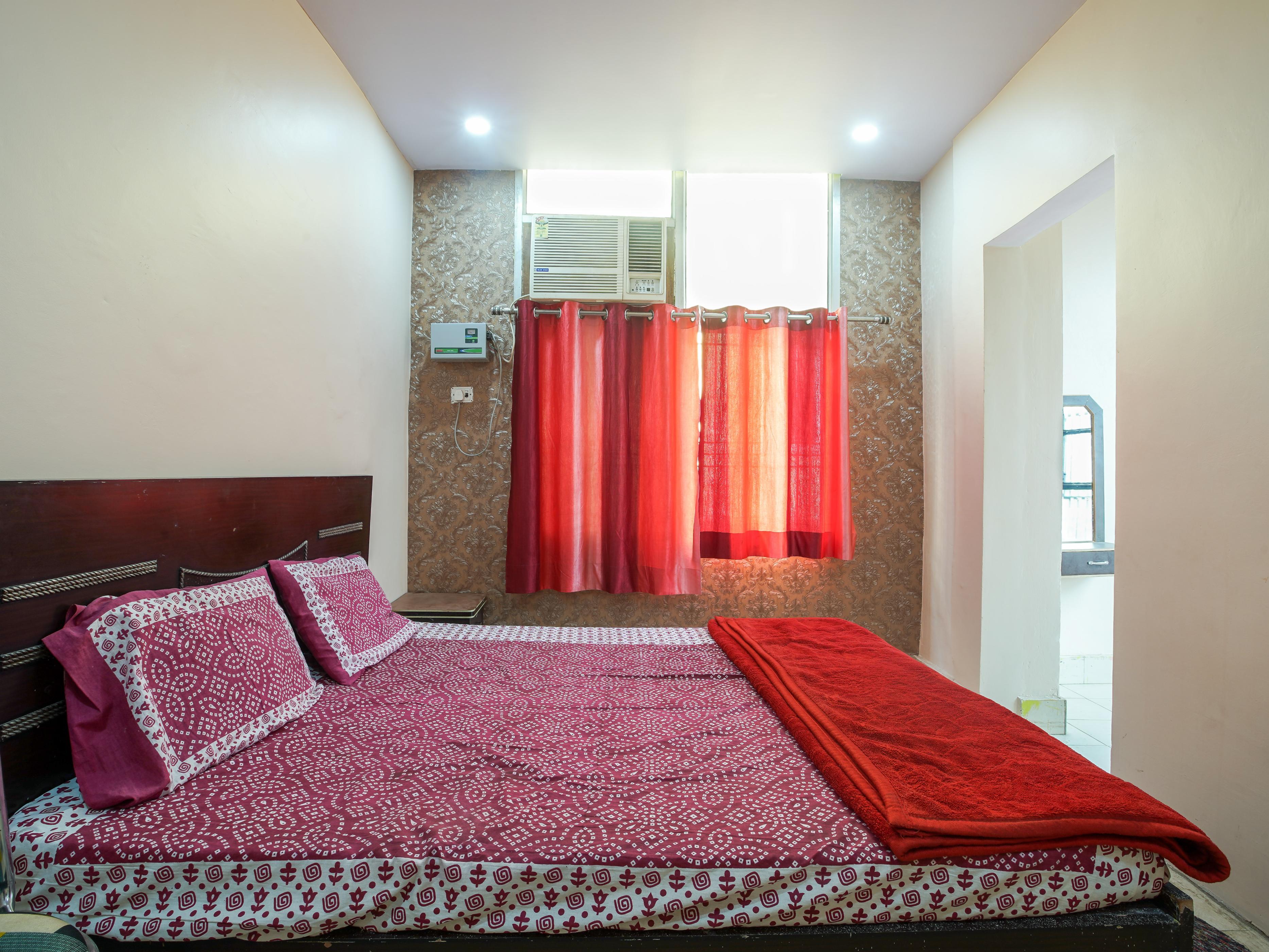 RLJ Guest House - Tap to explore photos