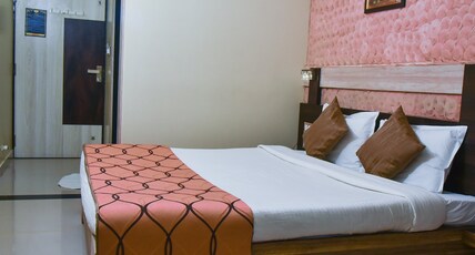 Hotel Tulsi Residency Room Type - Deluxe Room