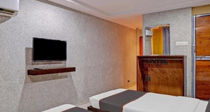Hotel Mayura Room Type - Deluxe AC Room