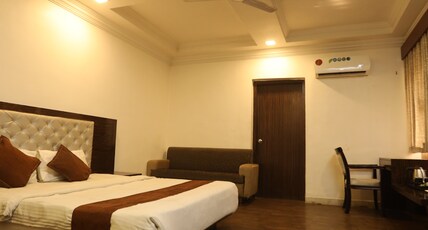 Hotel Westview, Bhilad Room Type - Super Deluxe Room