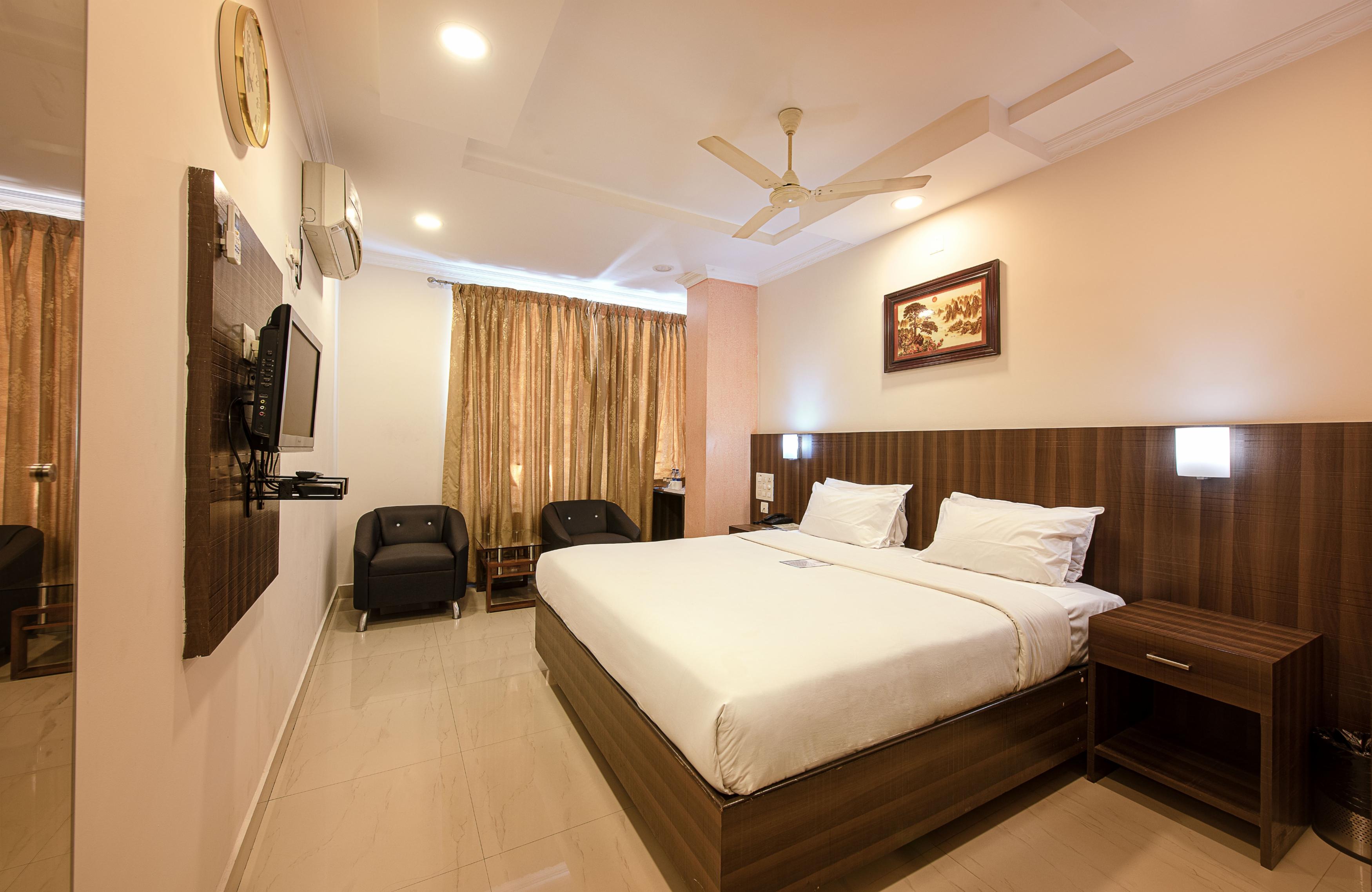 Hotel Green Park Suites Room Type - Standard King Room