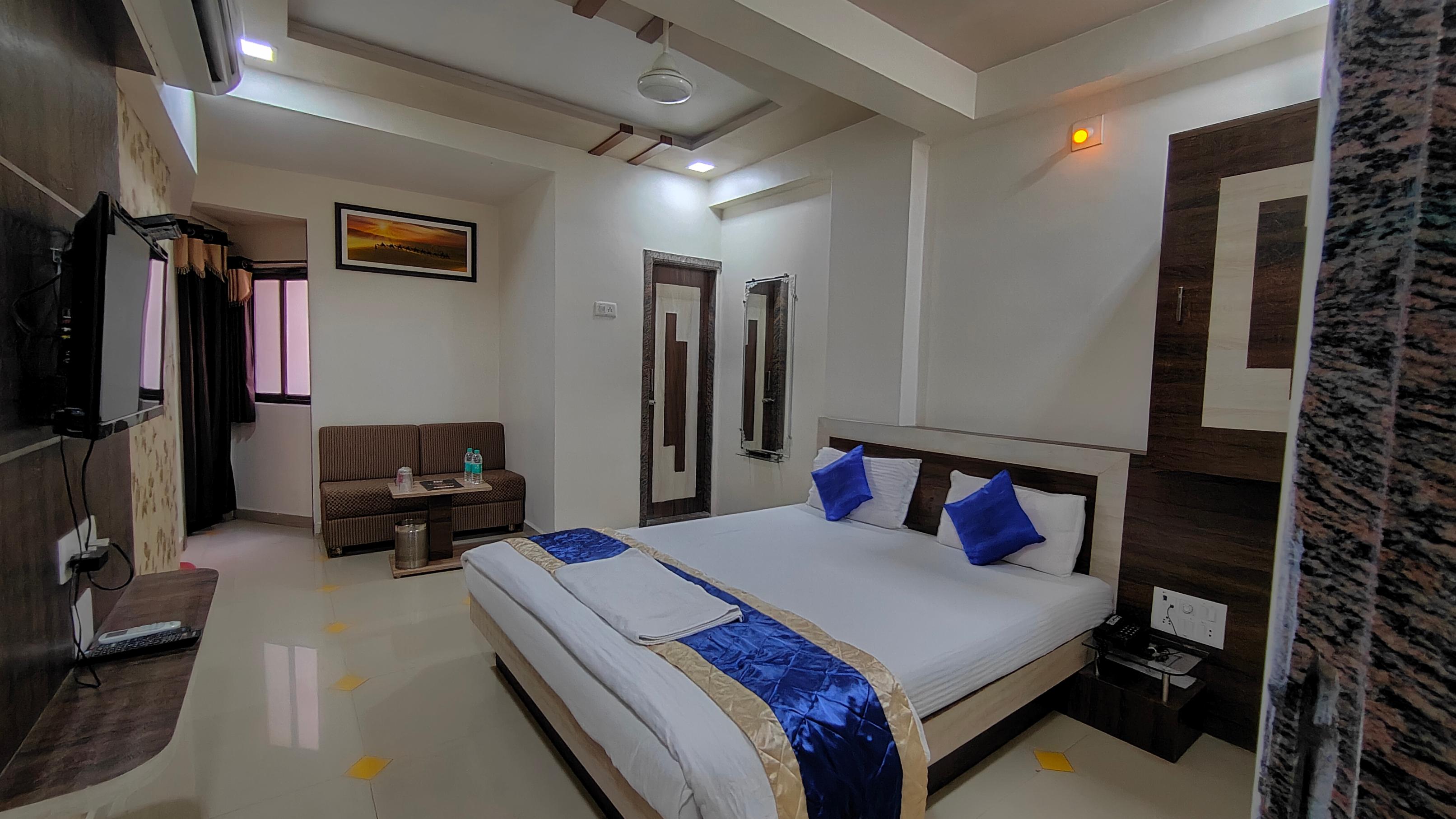 Hotel Raj Palace - Tap to explore photos