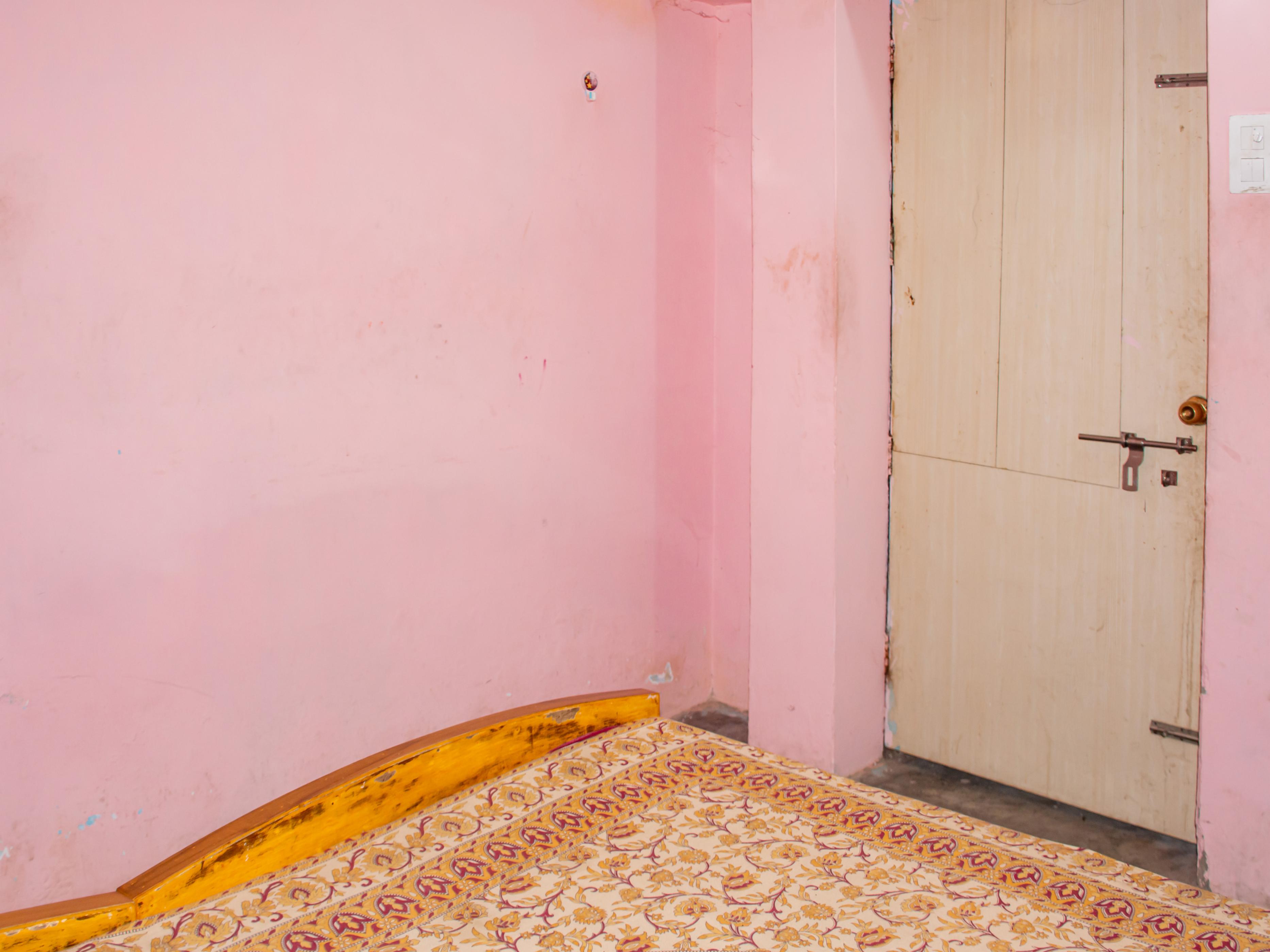 Vishwanath Paying Guest House - Tap to explore photos
