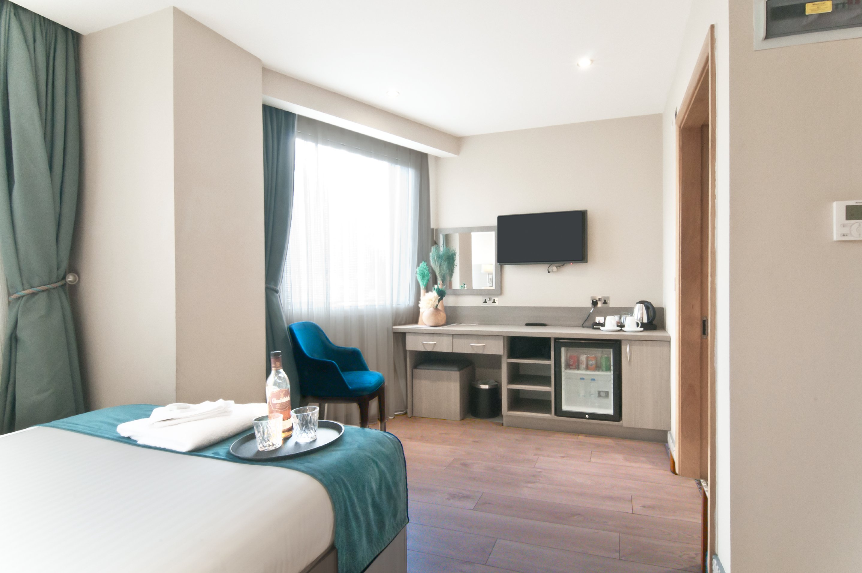 The Lion & Key Hotel Room Type - Double Room-Disability Access