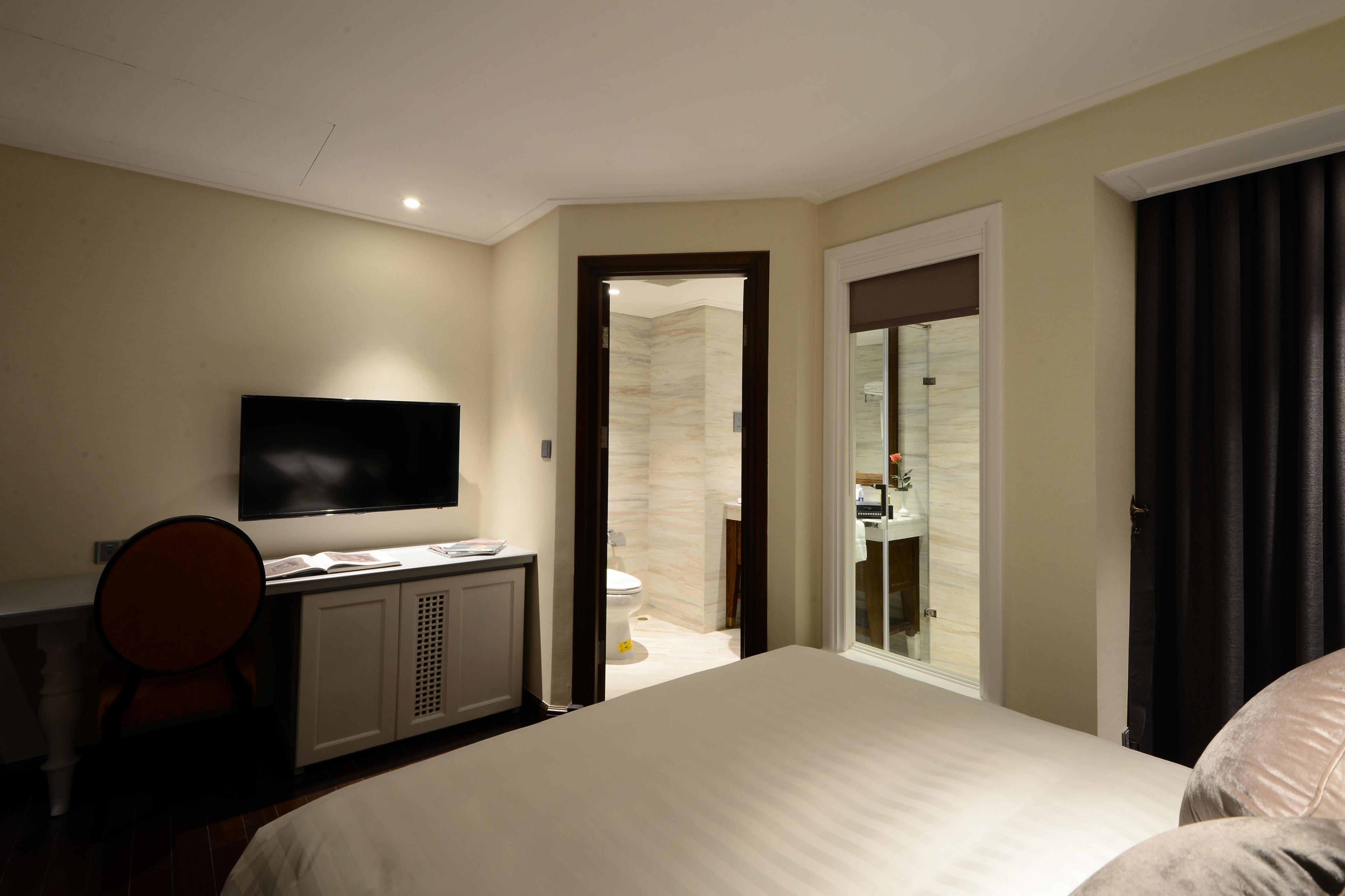 The Chi Boutique Hotel Hanoi - Tap to explore photos