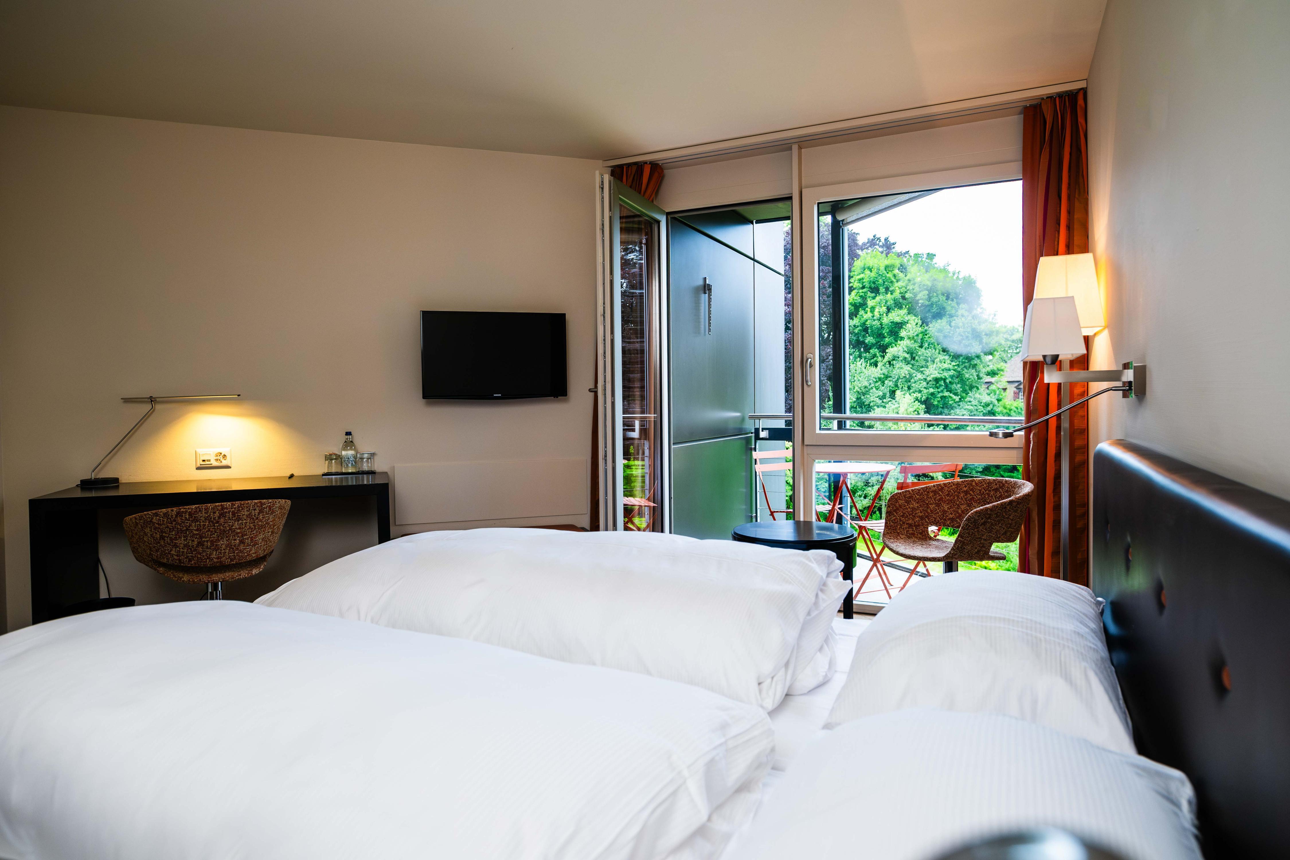 Hotel Seepark Thun - Tap to explore photos