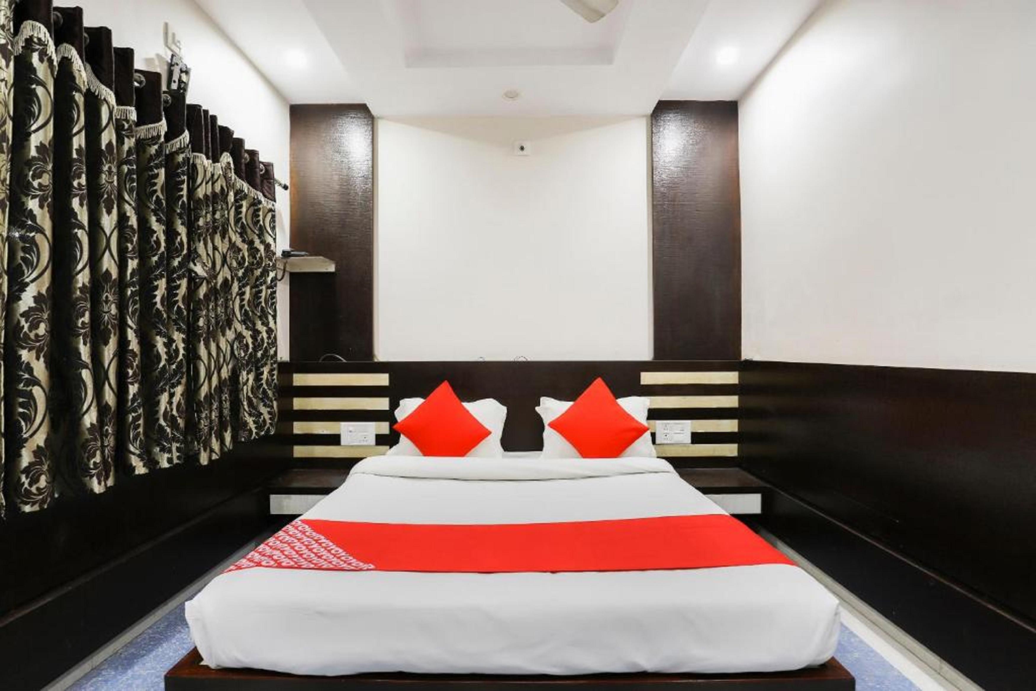 Hotel RICHIE RICH, Nagoa - Tap to explore photos