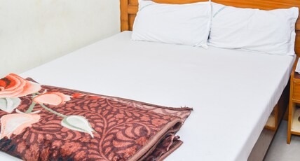 Saphire Residency Room Type - Deluxe AC Room