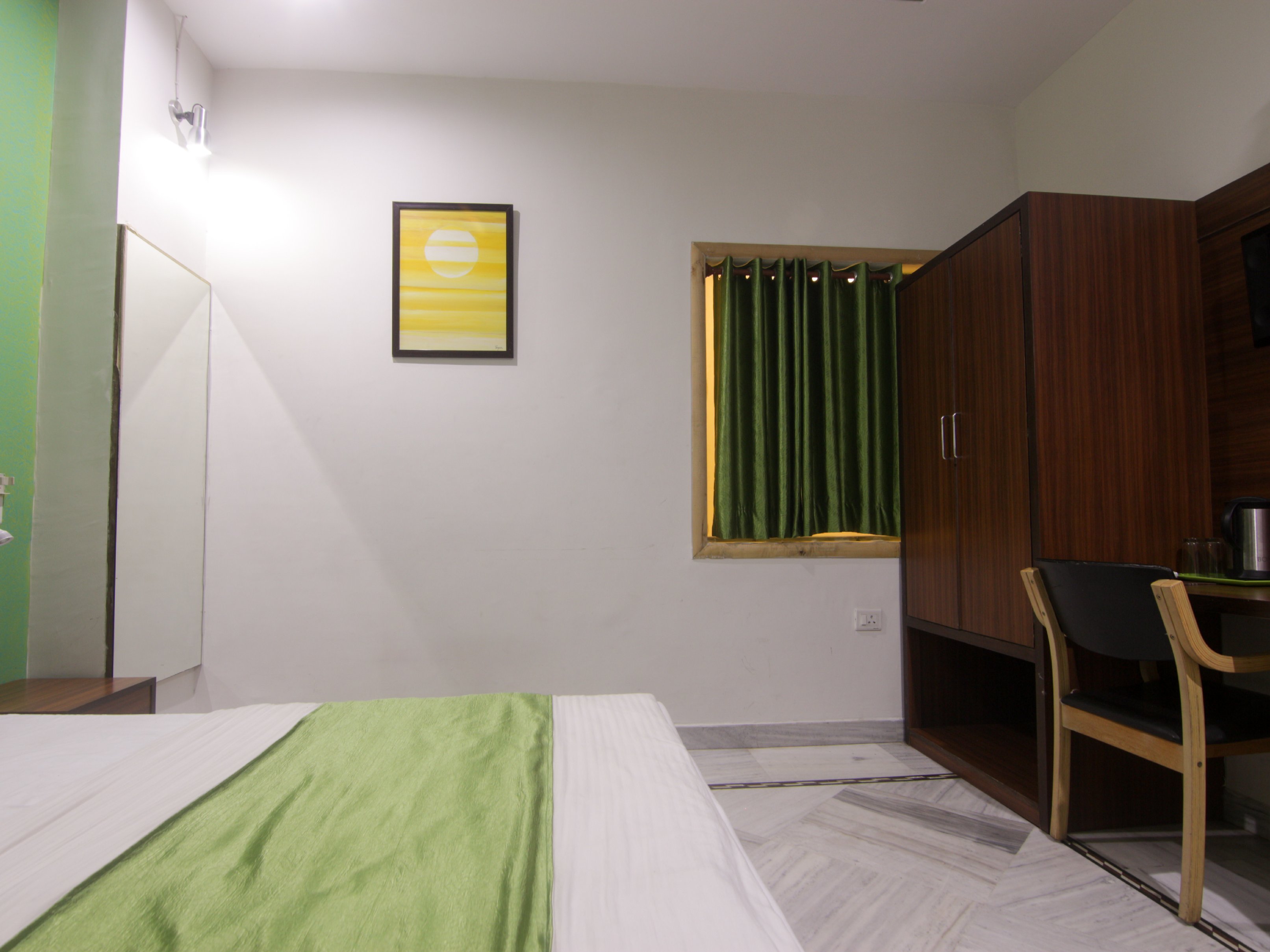 Hotel The Pride - Tap to explore photos