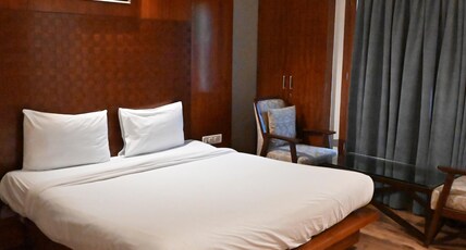 Hotel Dipali Room Type - Executive Deluxe Room in Residency
