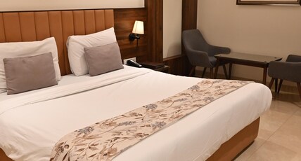 Hotel Dipali Room Type - Deluxe Room in Regency
