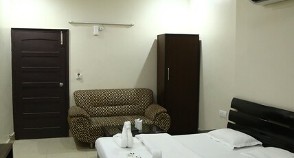Hotel GopiRaj Room Type - Deluxe A.C Room