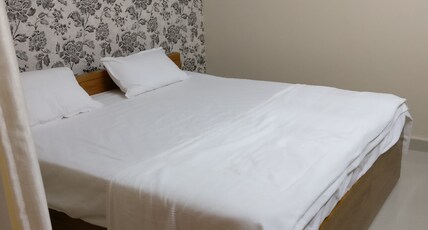 Hotel Girnar Room Type - ECONOMY ROOM (NON AC ROOM) Hotel Girnar Room Type - ECONOMY ROOM (NON AC ROOM)