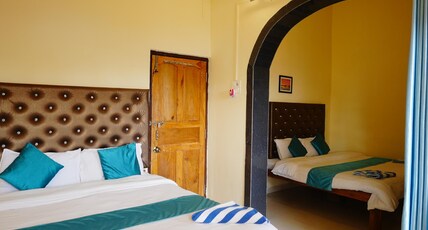 SUNSET WAVES RESORT Room Type - Family AC Room with 2 Double Beds